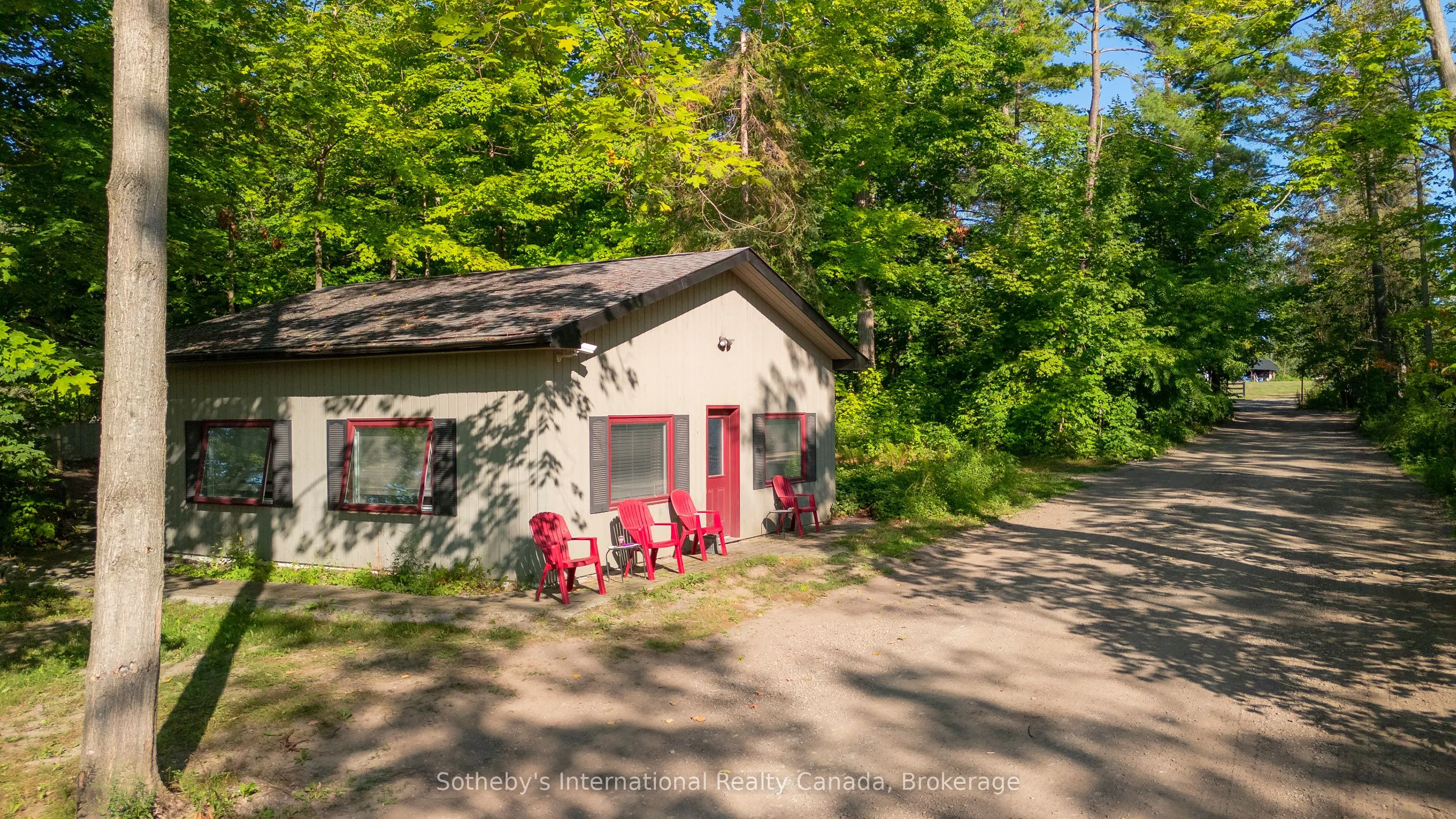 2533 Ridge Road W