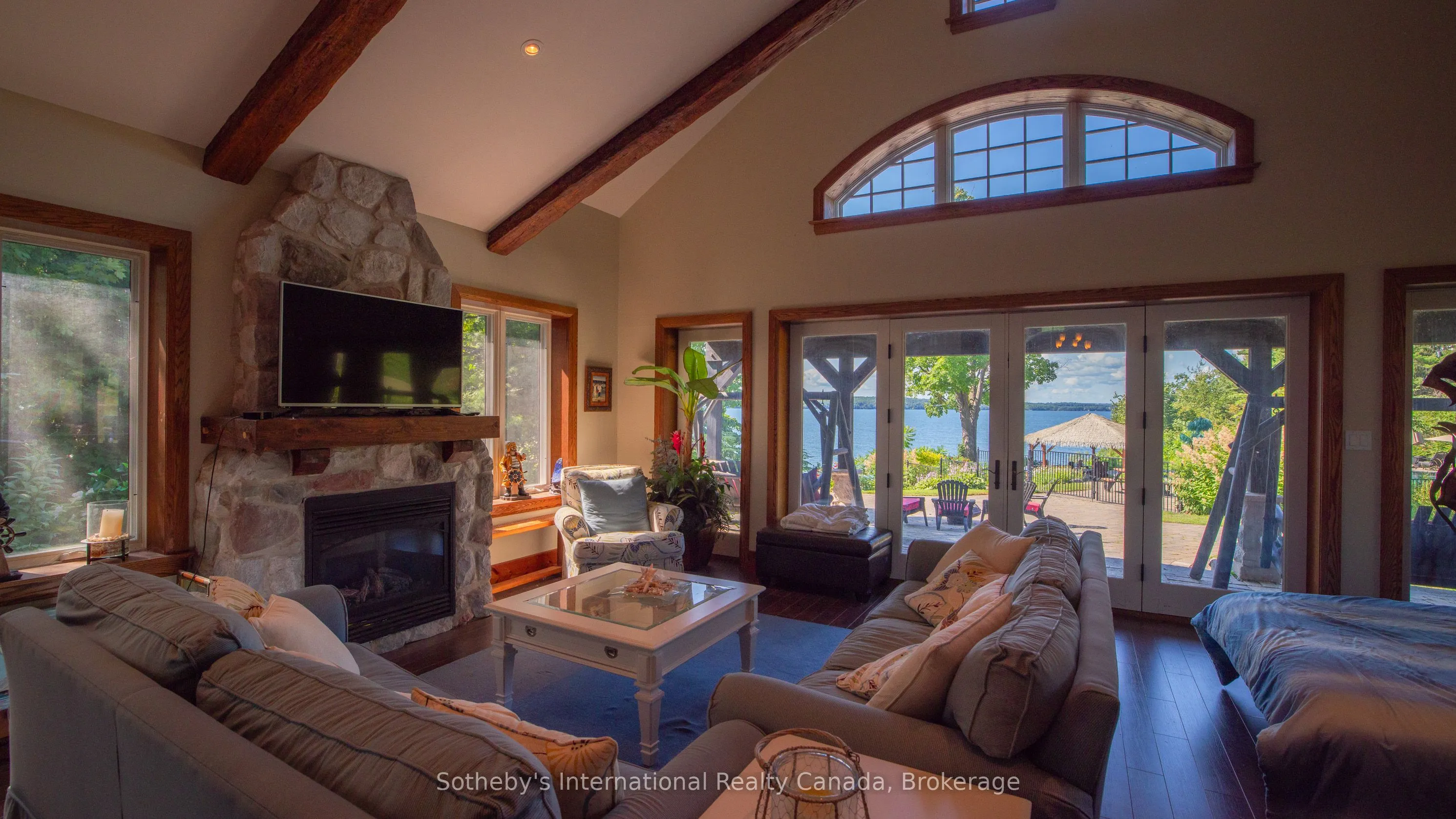 2533 Ridge Road W