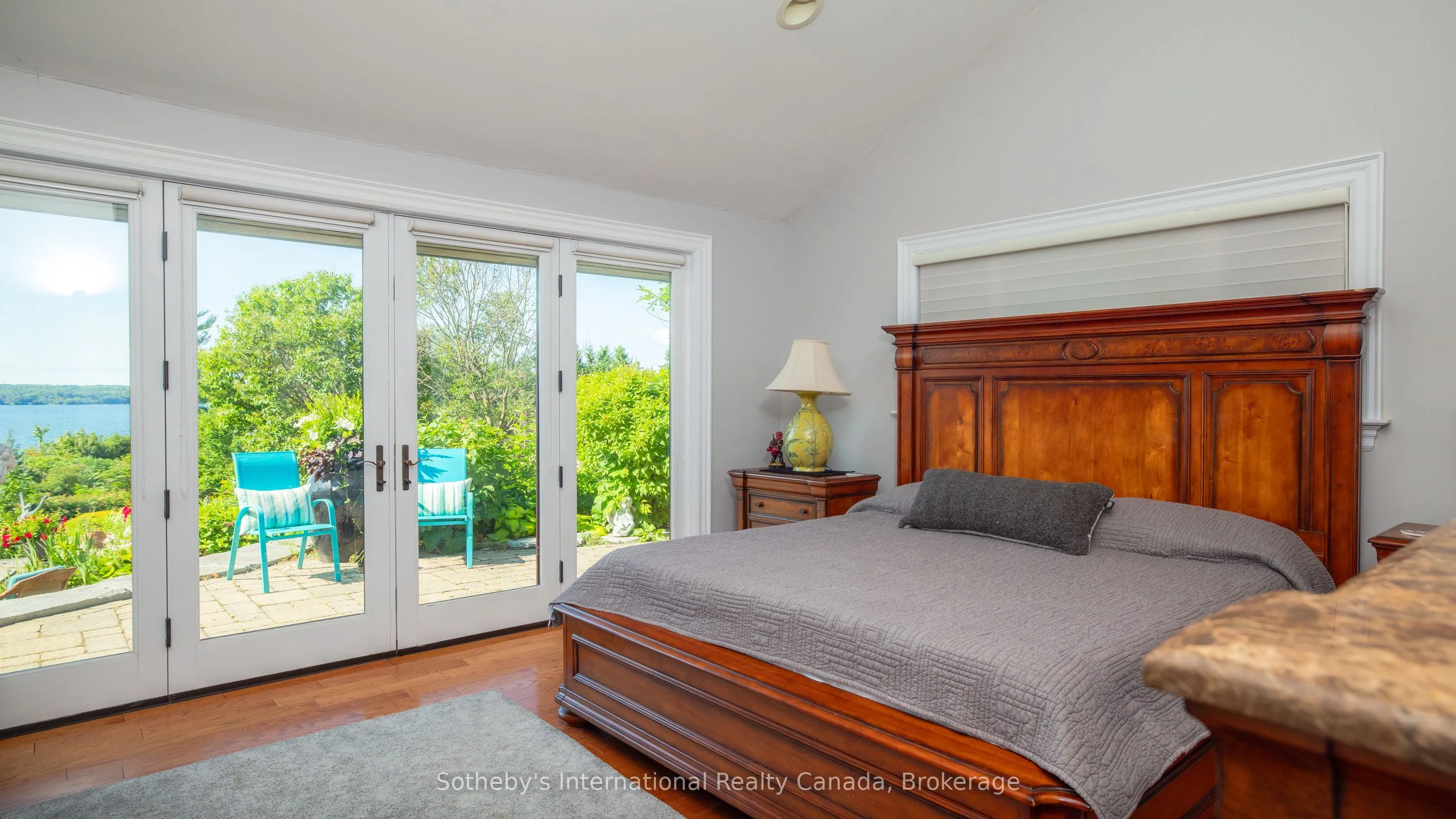 2533 Ridge Road W