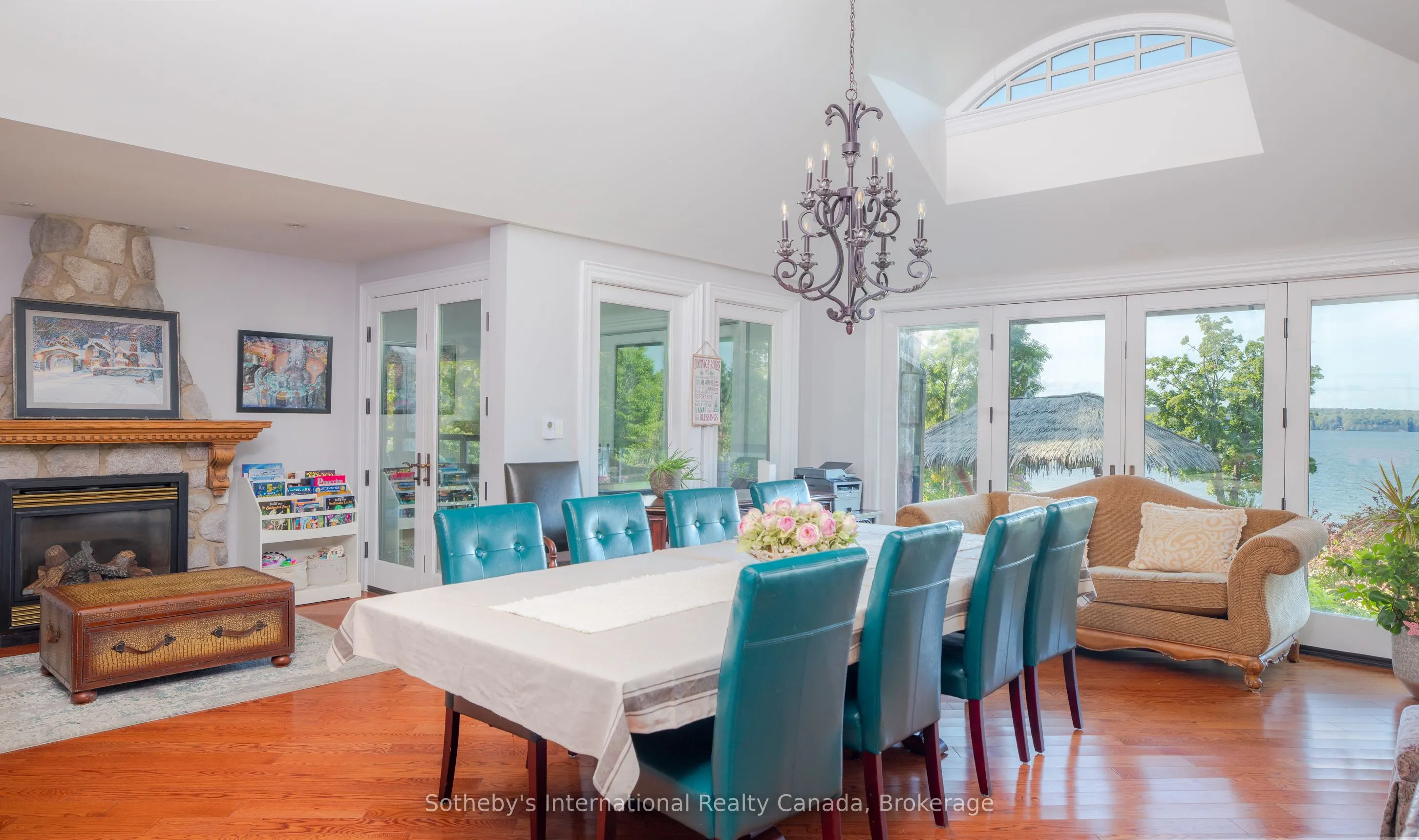 2533 Ridge Road W