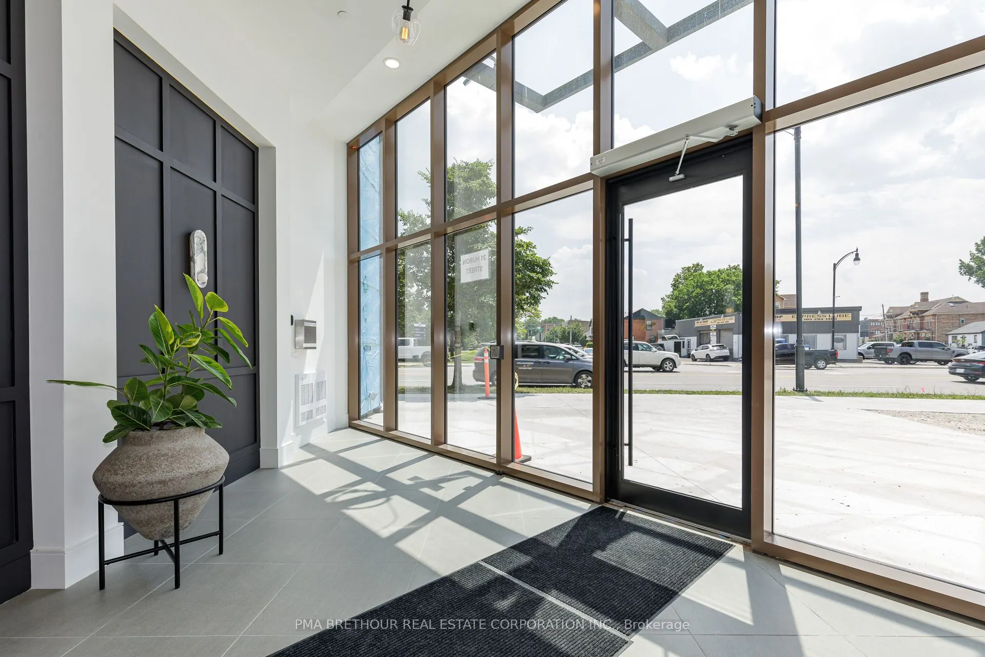 31 Huron Street, #504