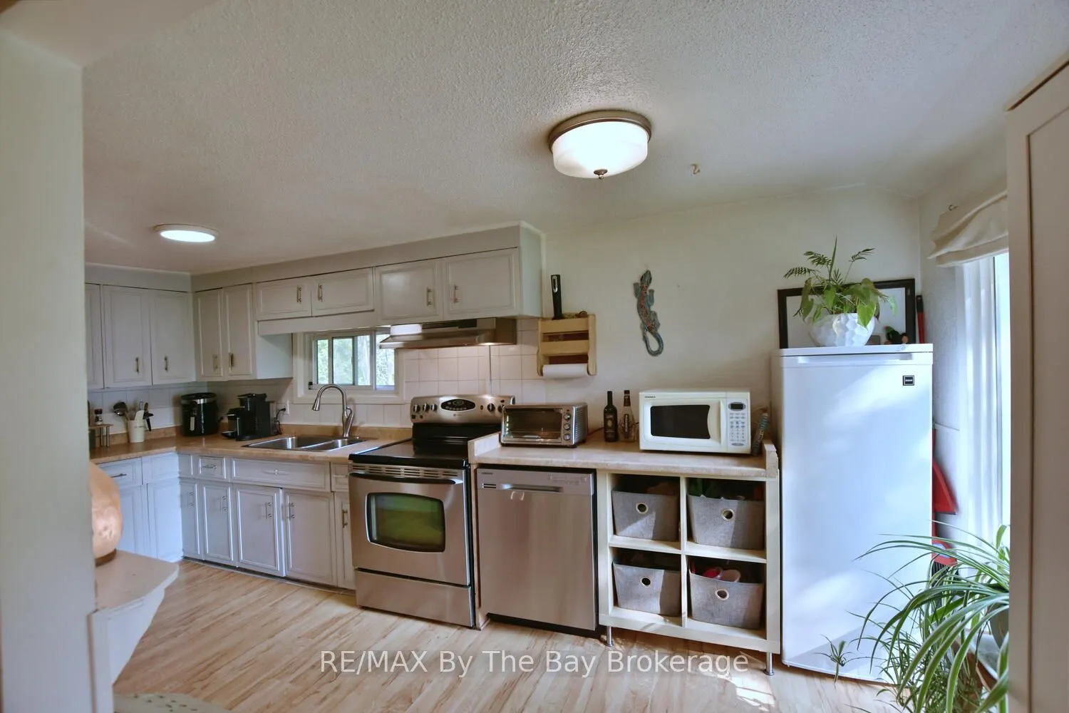 103 Sunnidale Road S