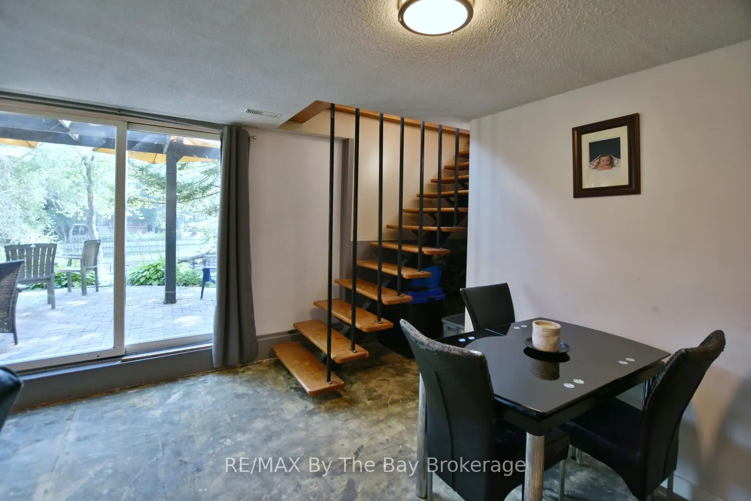 103 Sunnidale Road S