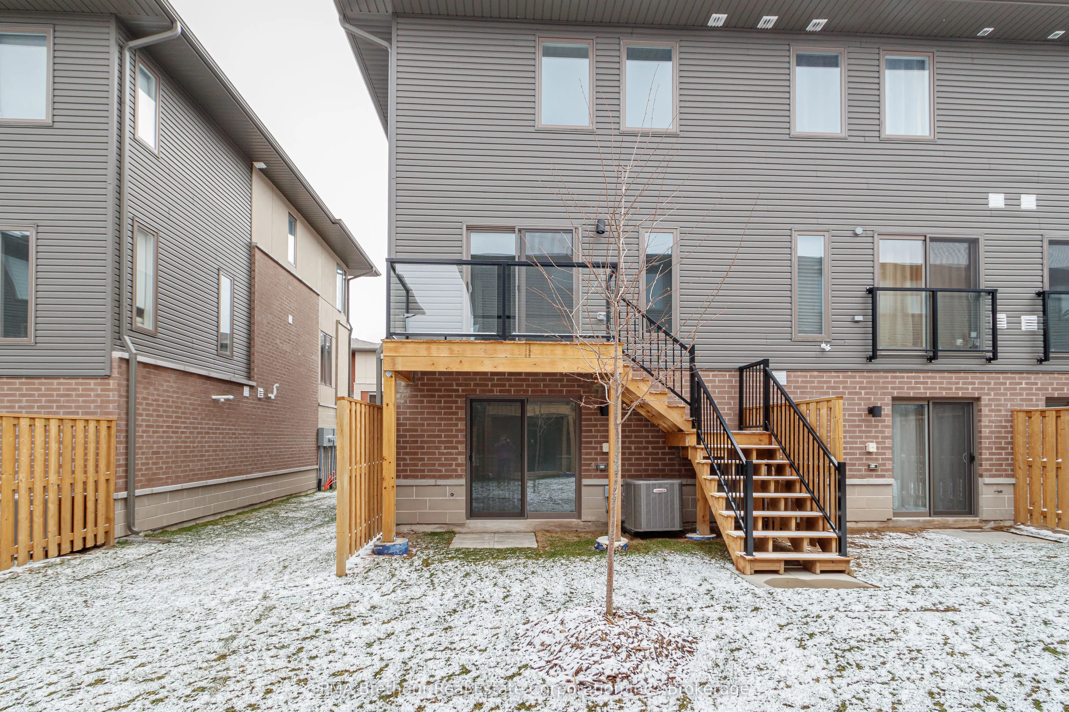 39 Winters Crescent, #1