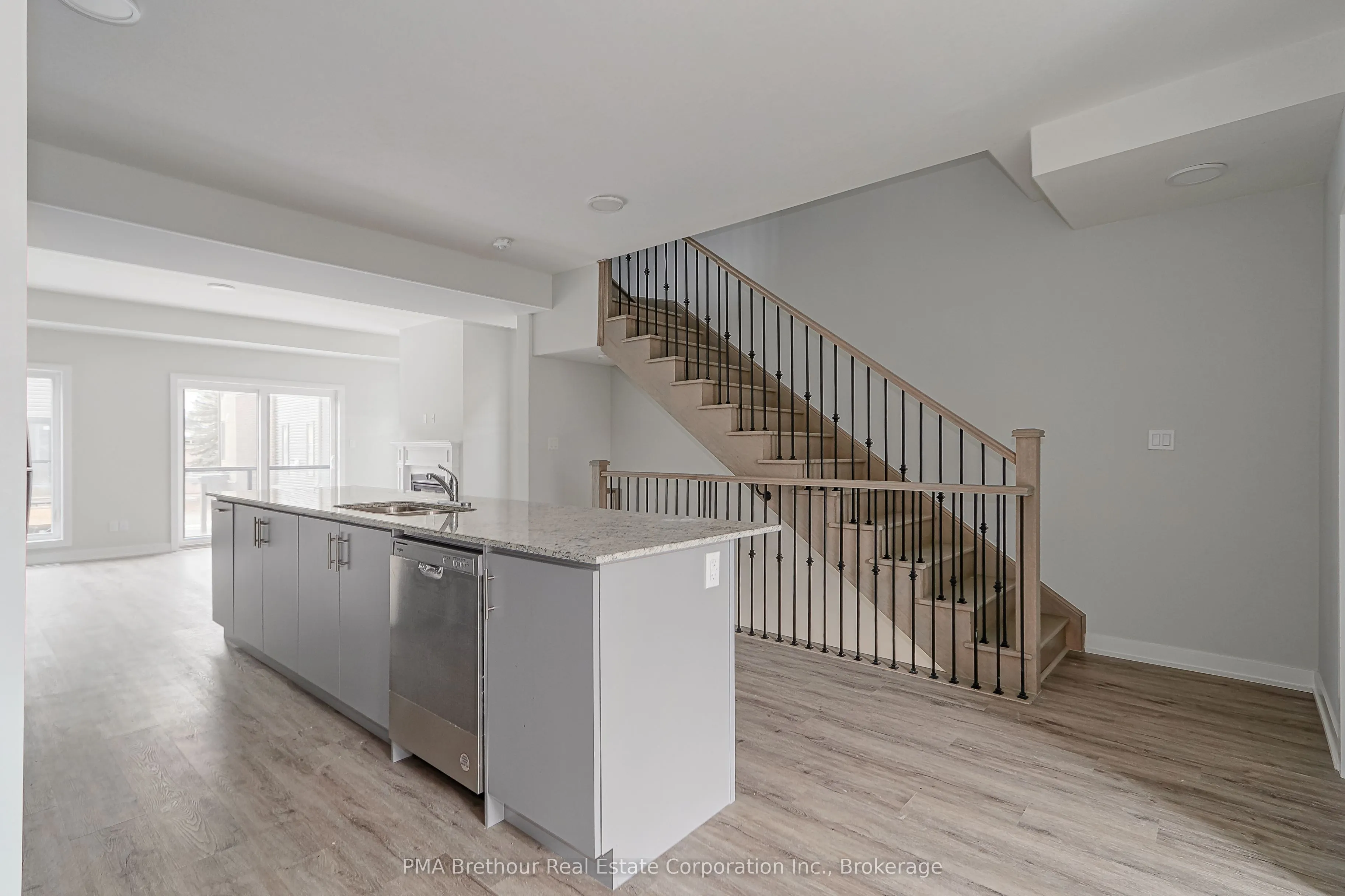39 Winters Crescent, #1
