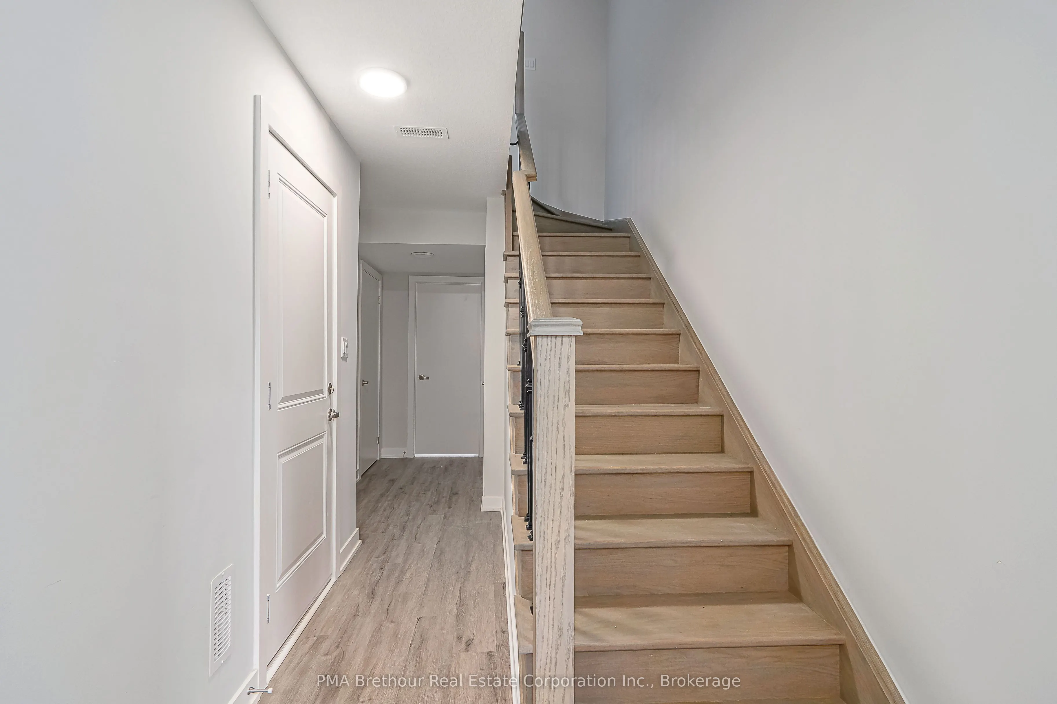 39 Winters Crescent, #1