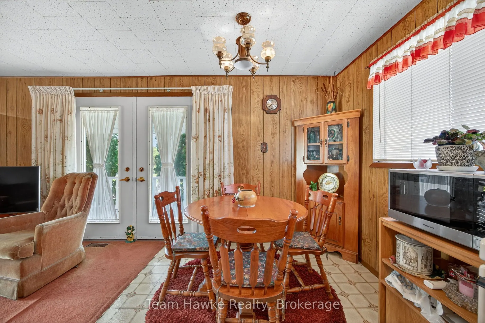 203 Woodlands Avenue