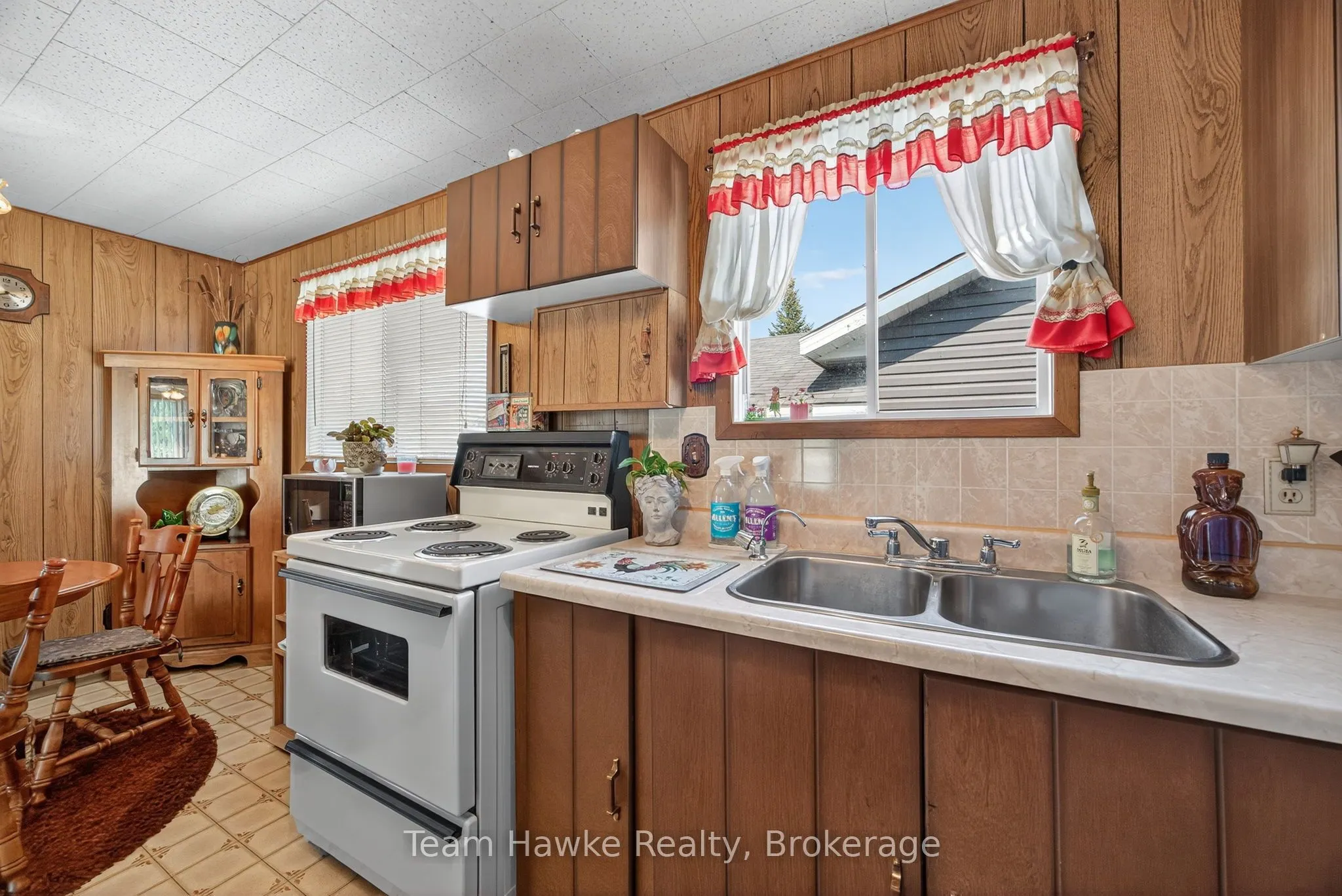 203 Woodlands Avenue