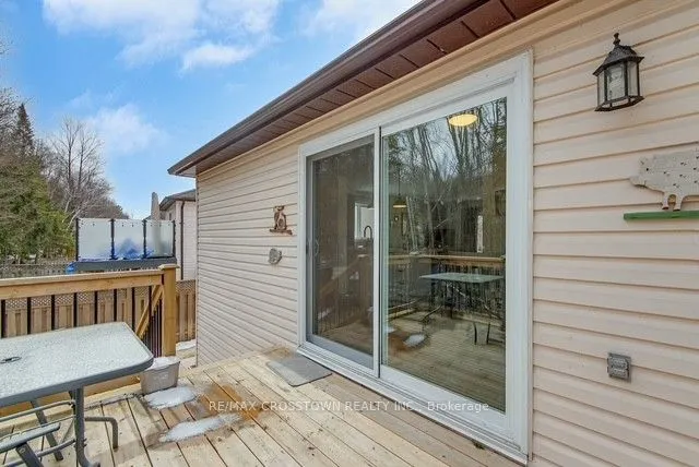 13 Harbour Crescent