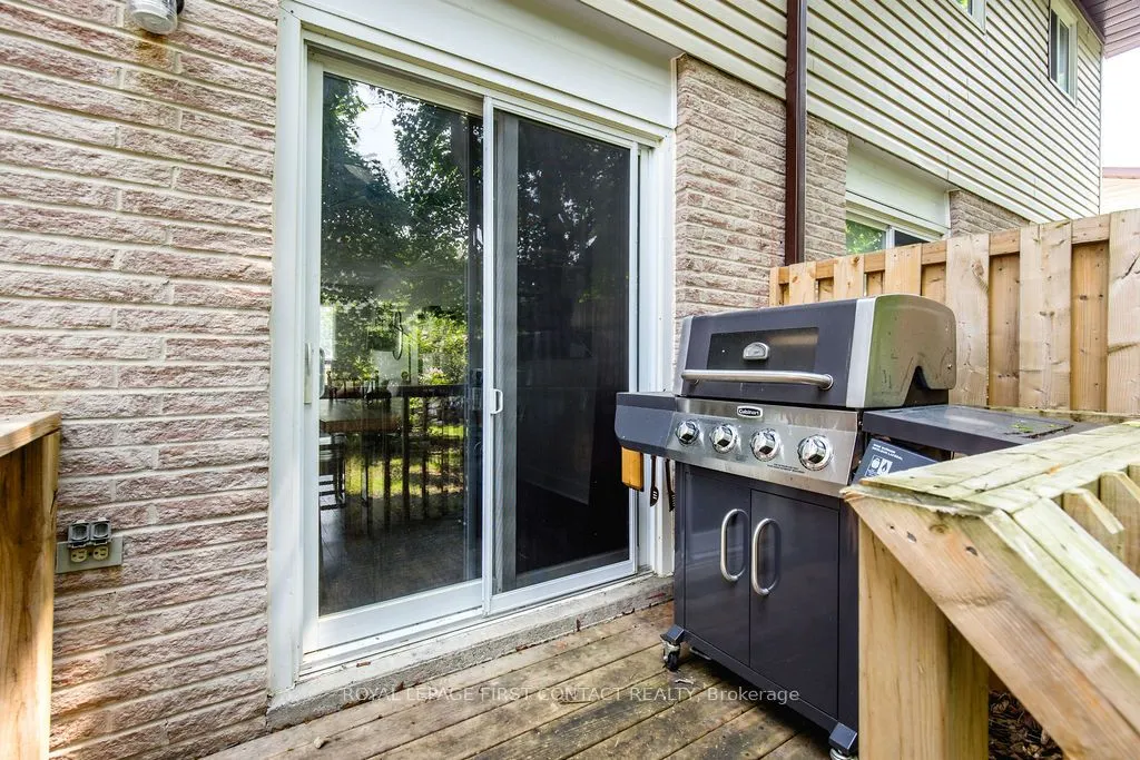 1095 Mississaga Street W, #10