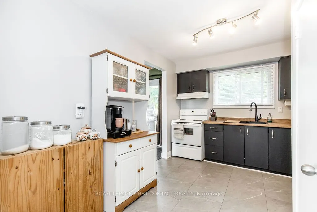1095 Mississaga Street W, #10