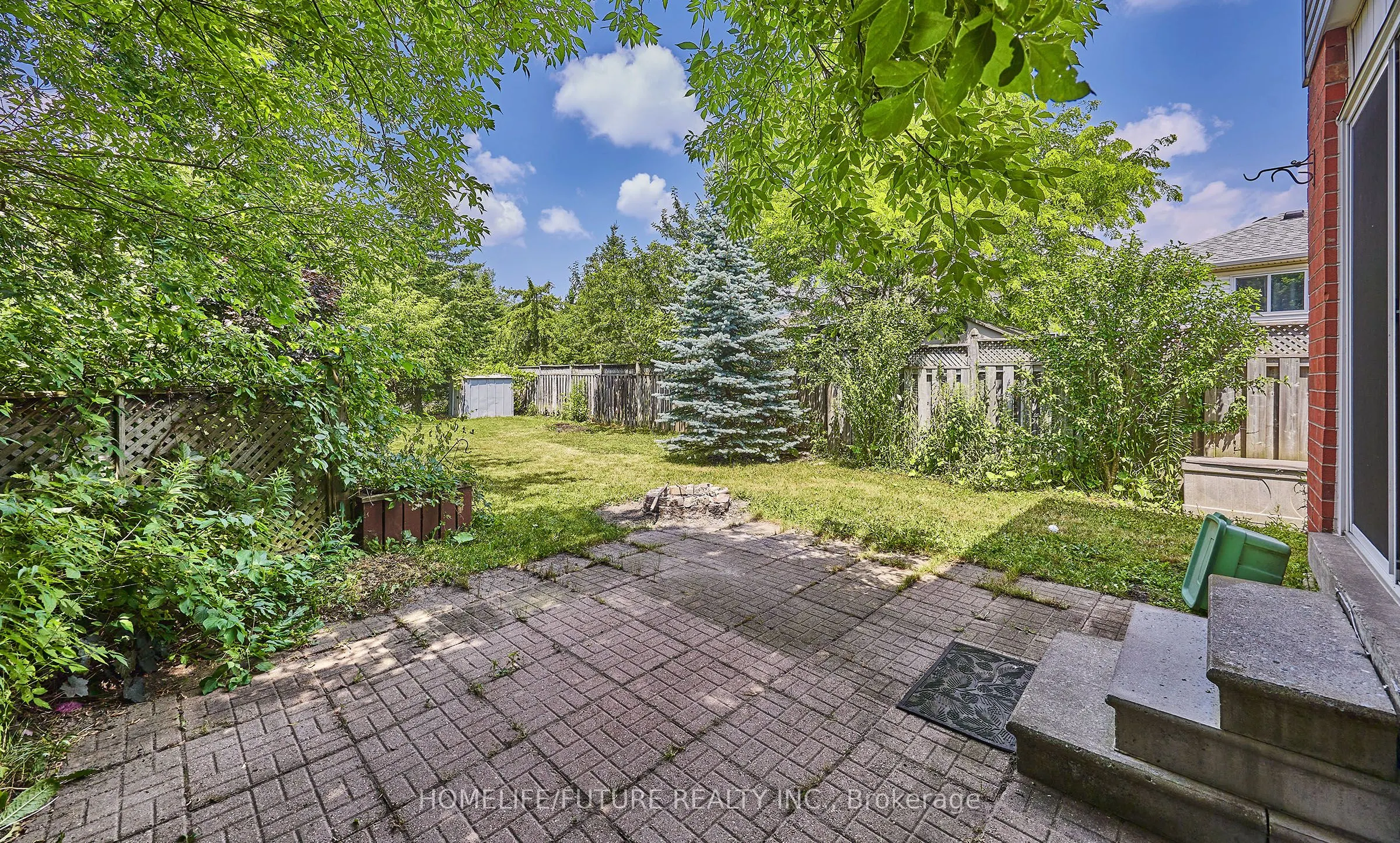 6 Pickett Crescent