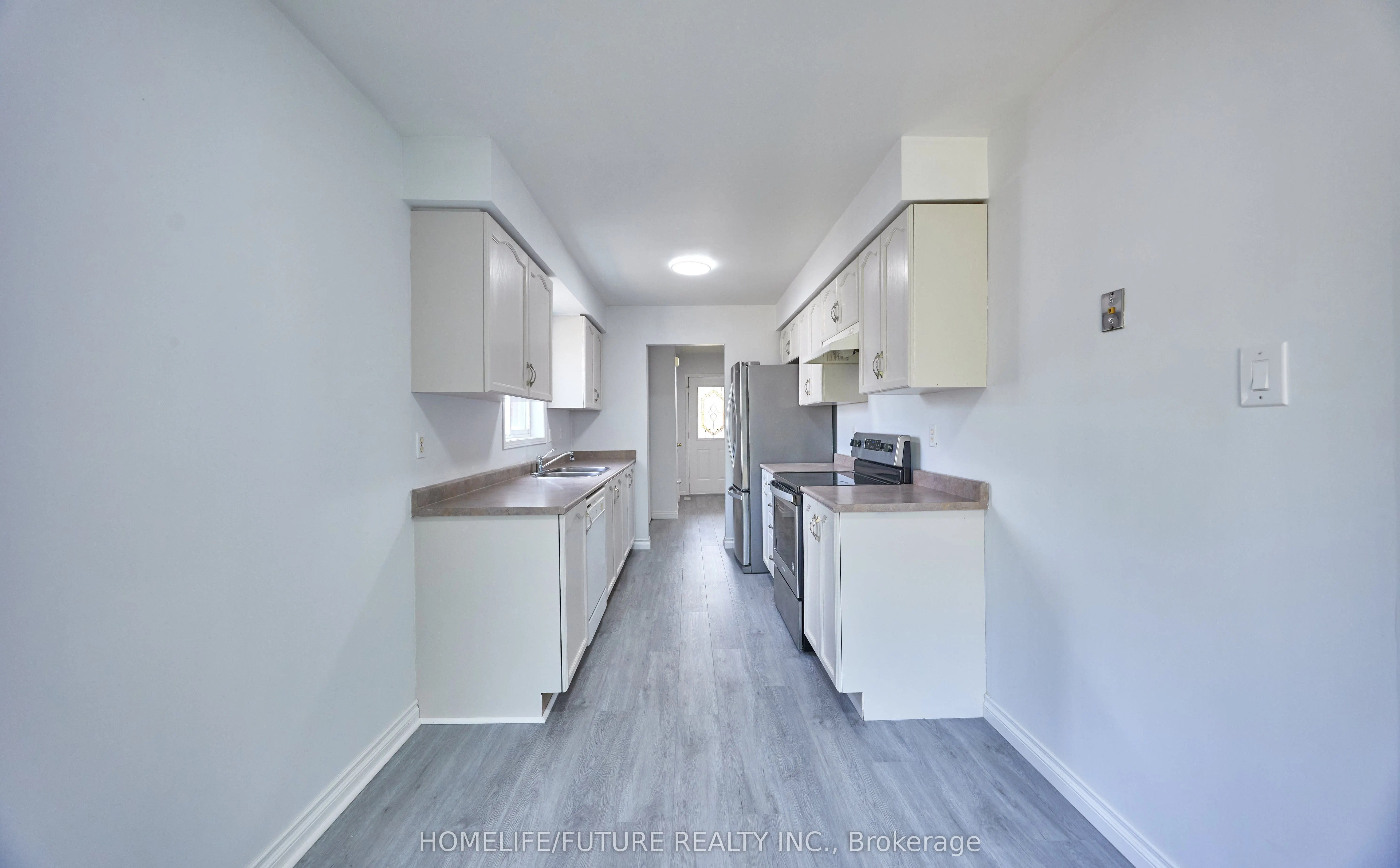 6 Pickett Crescent
