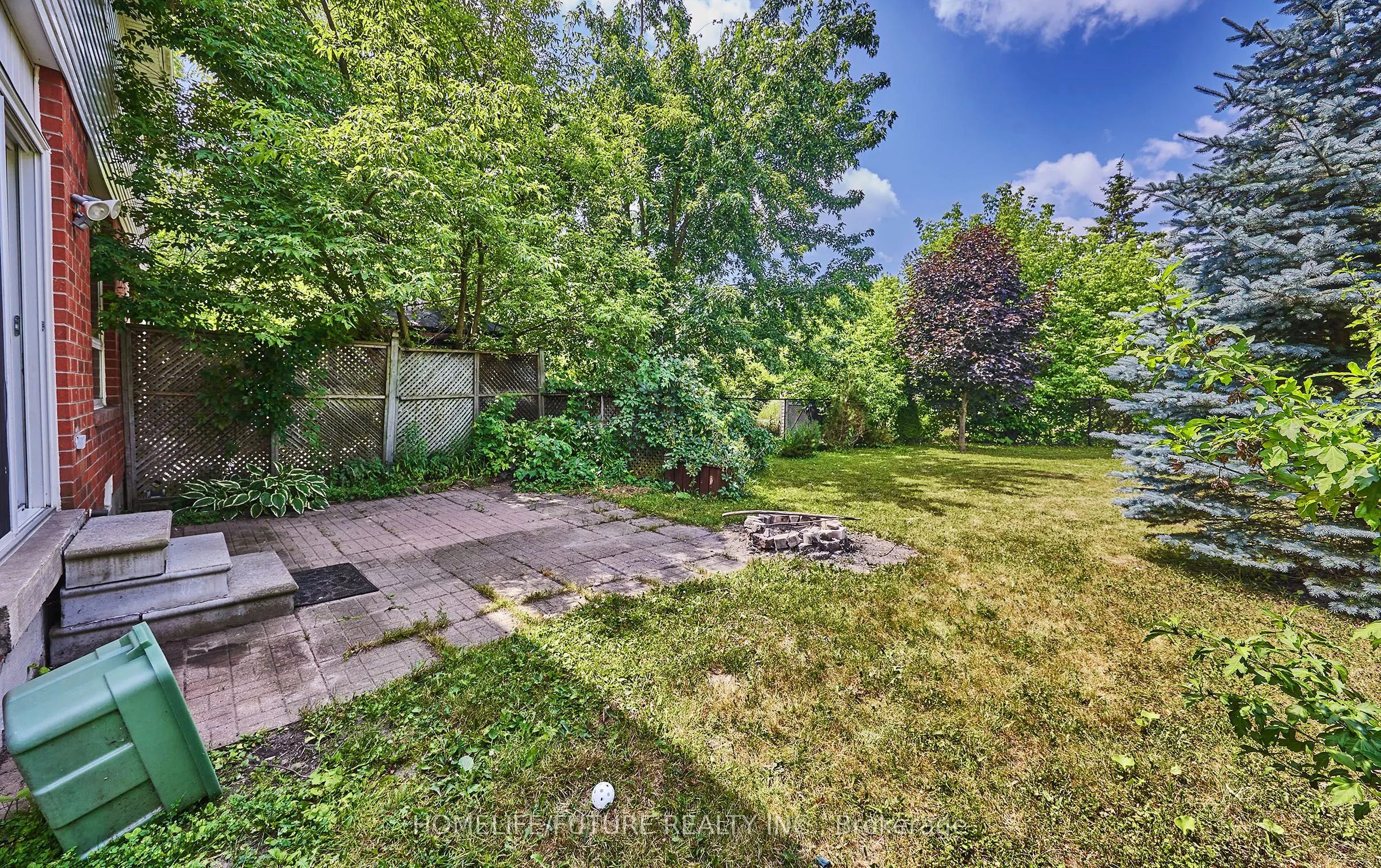 6 Pickett Crescent