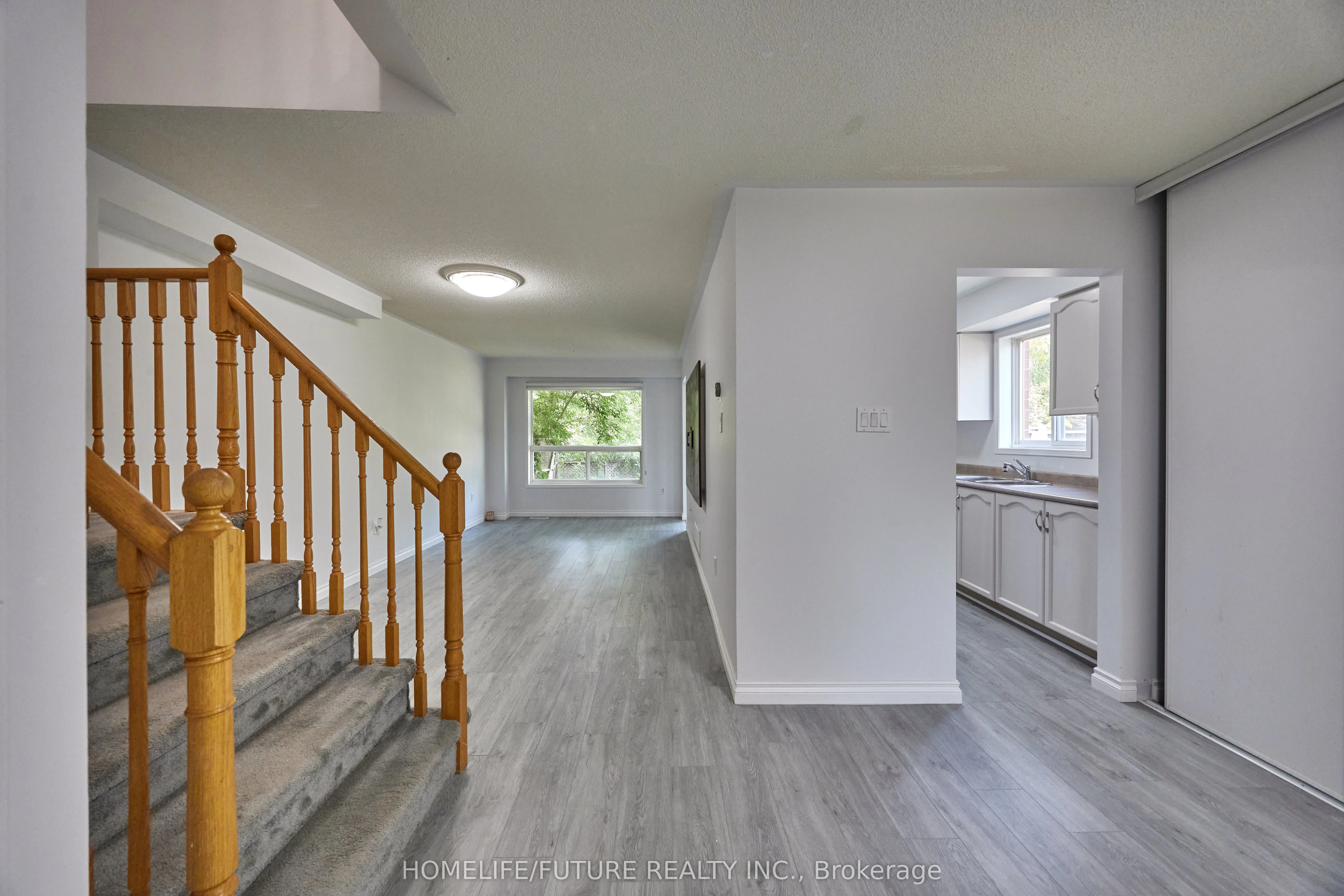 6 Pickett Crescent