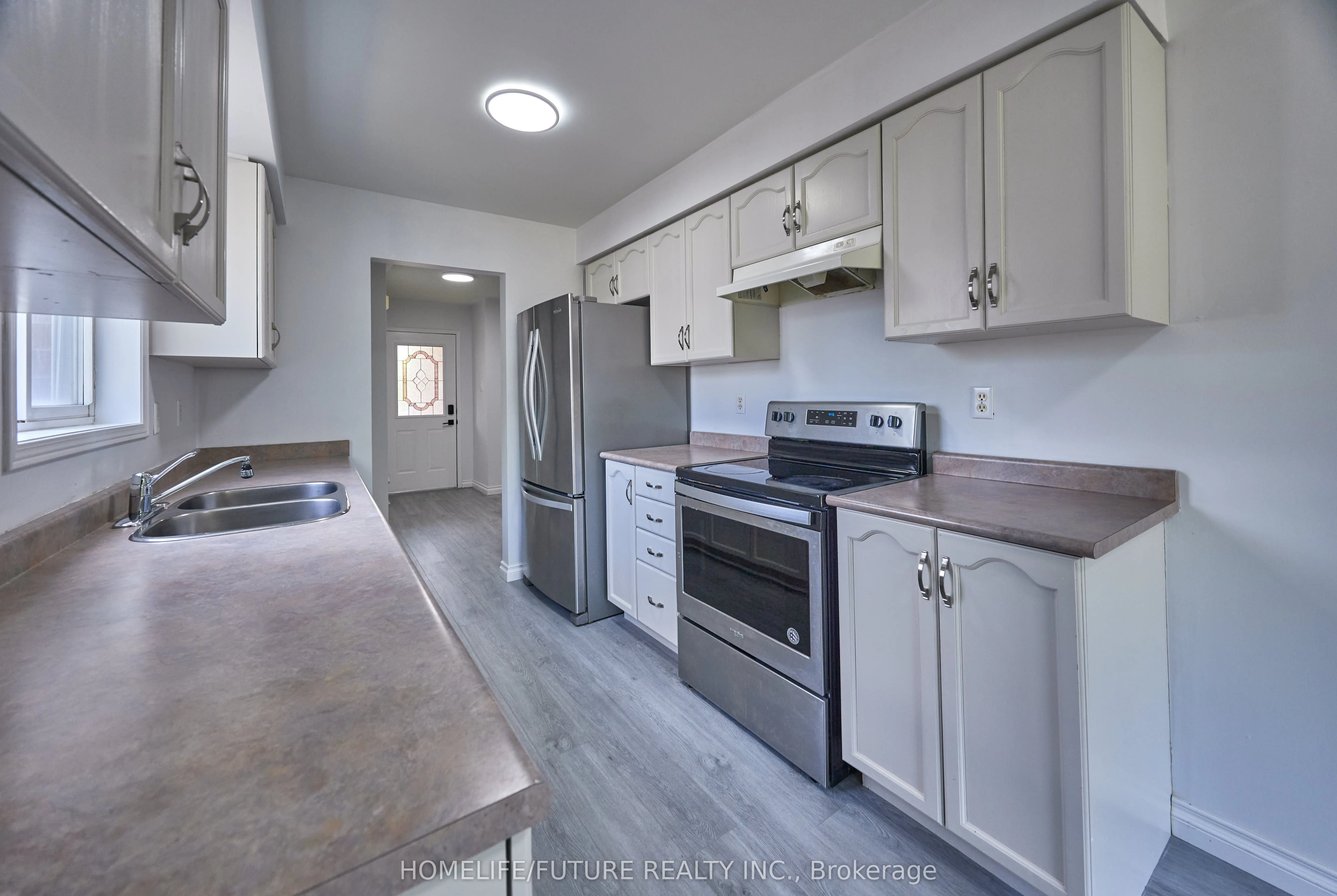 6 Pickett Crescent