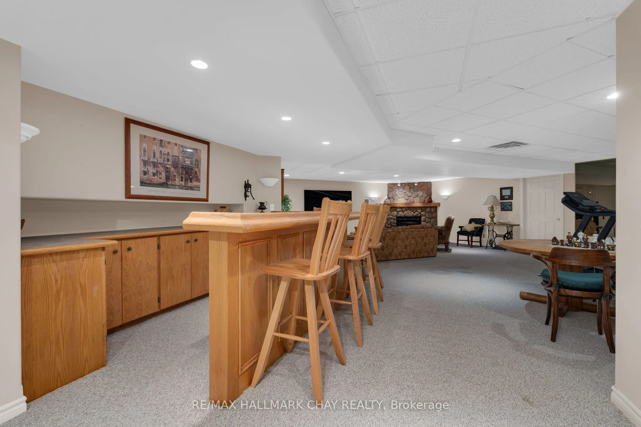 1290 Golf Course Road