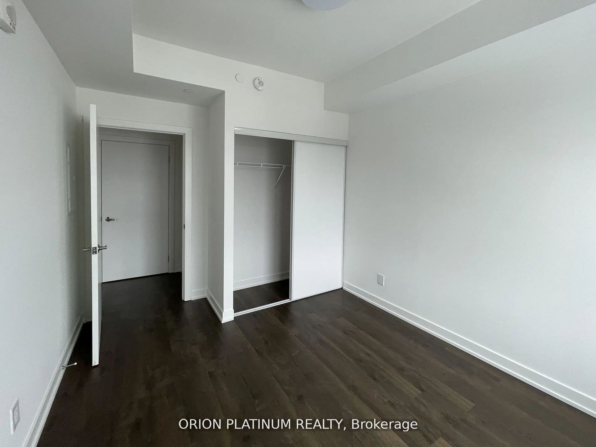 56 Lakeside Terrace, #604