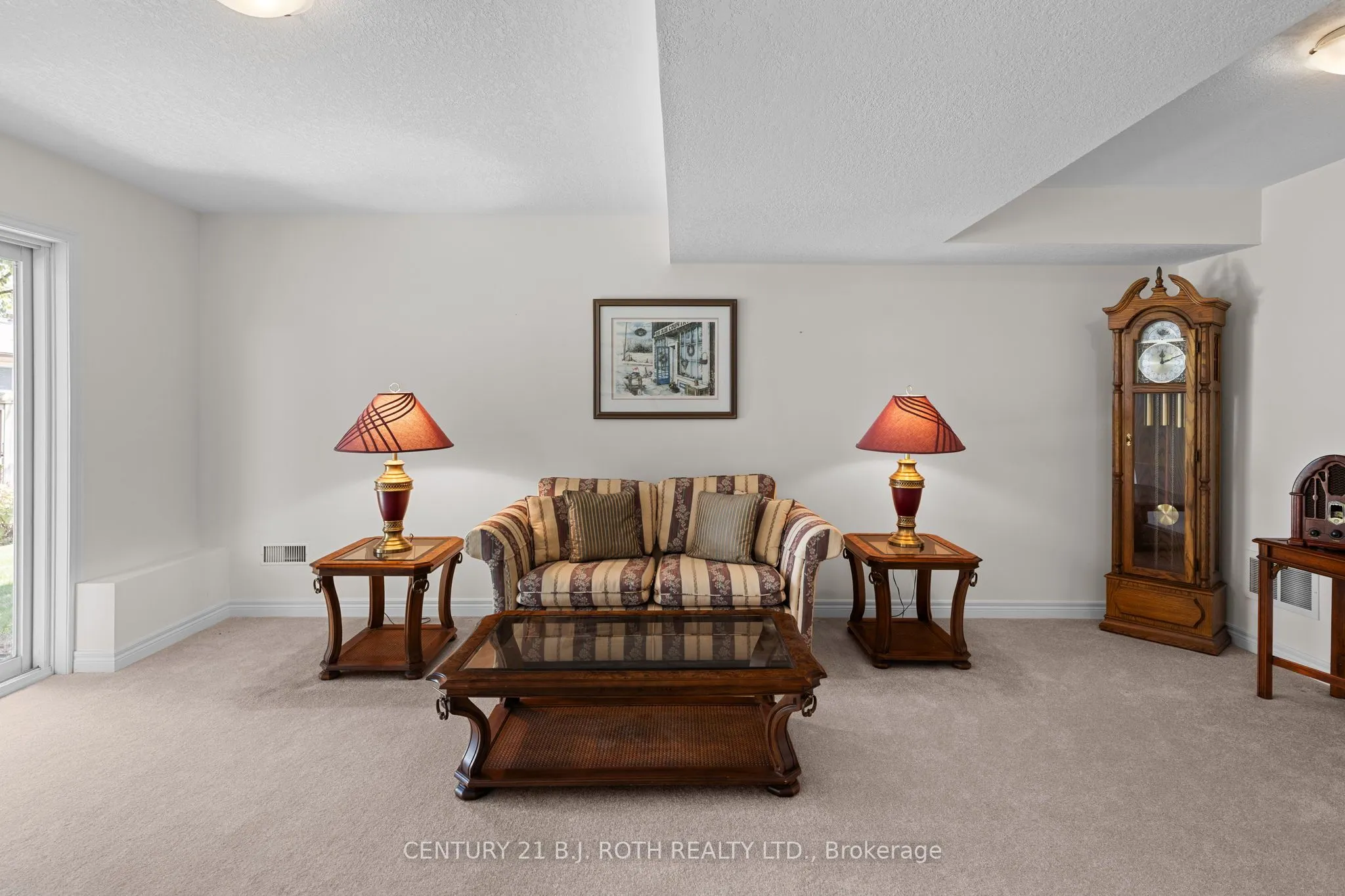 8 CANTERBURY Circle