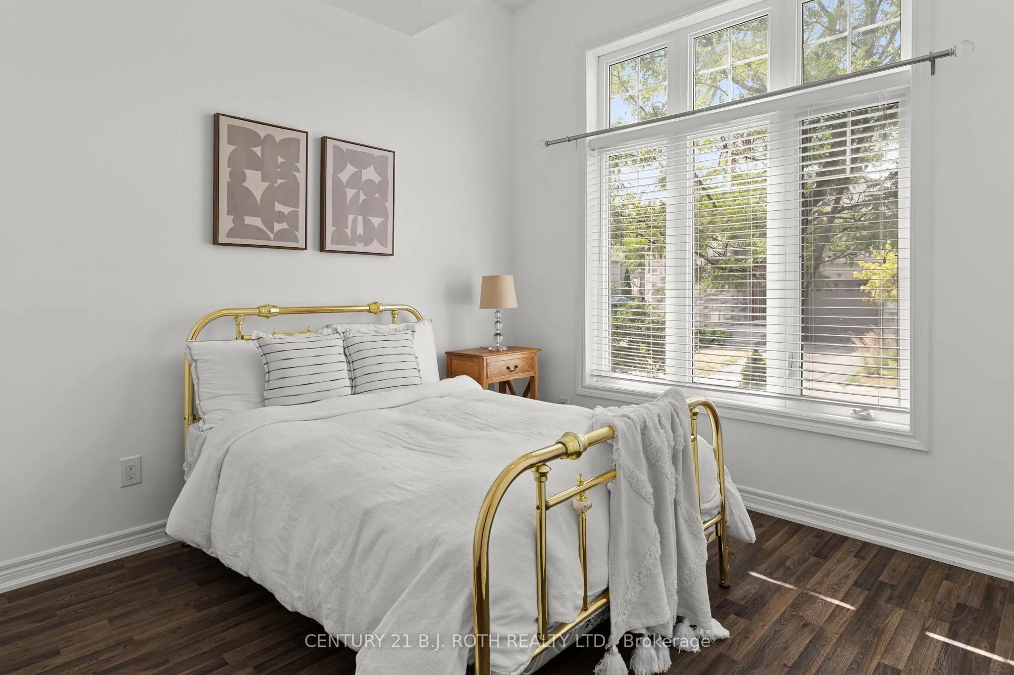 8 CANTERBURY Circle