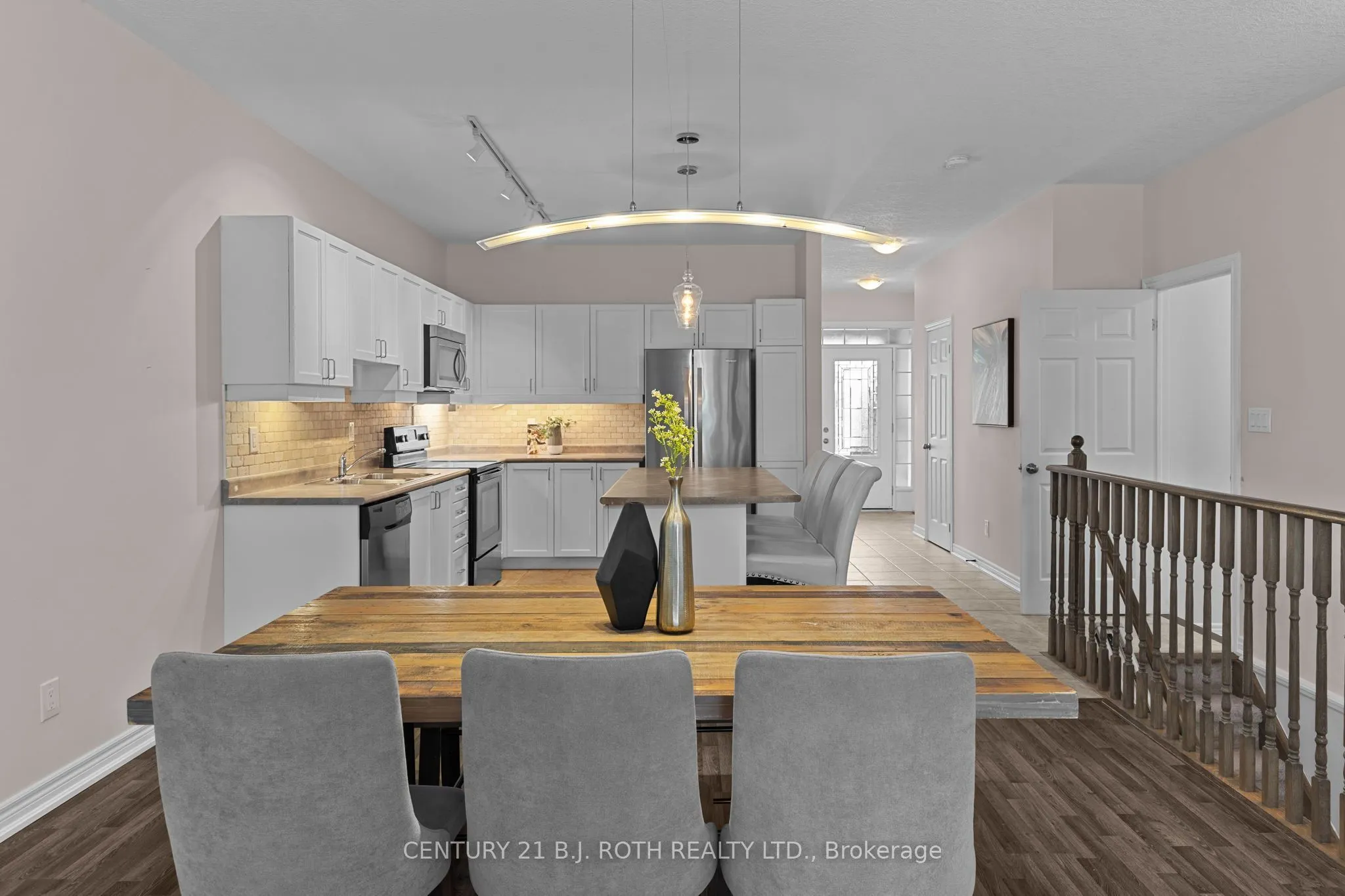 8 CANTERBURY Circle
