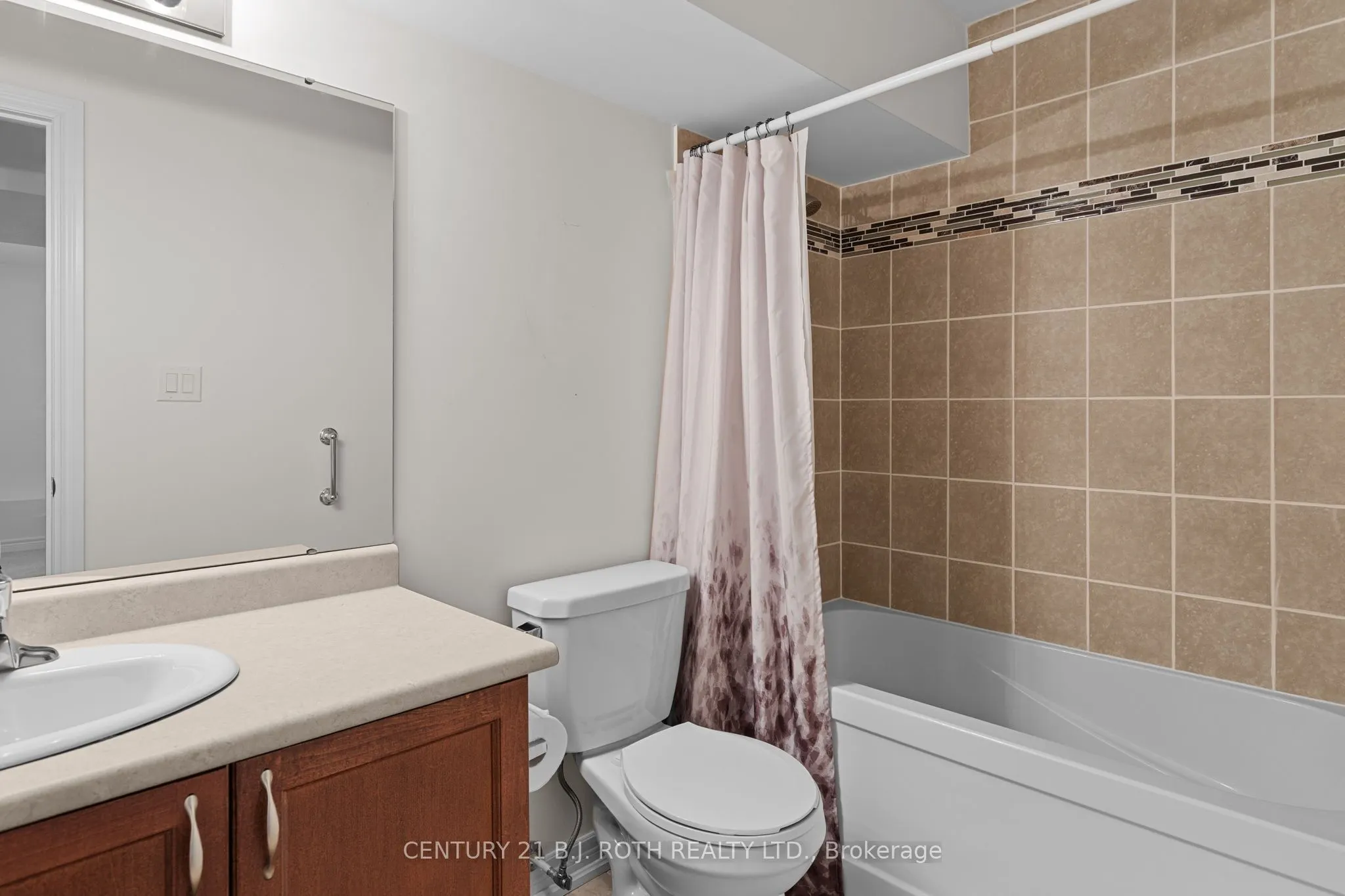 8 CANTERBURY Circle