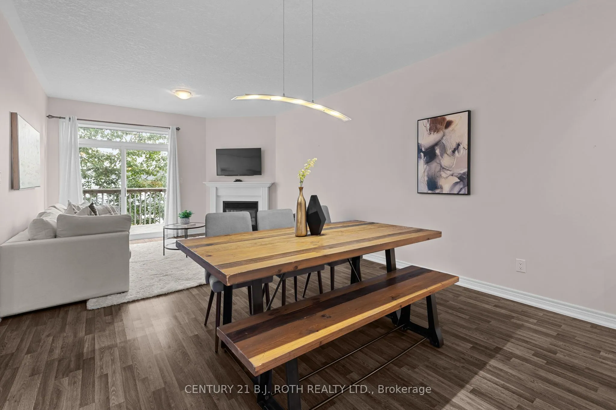 8 CANTERBURY Circle