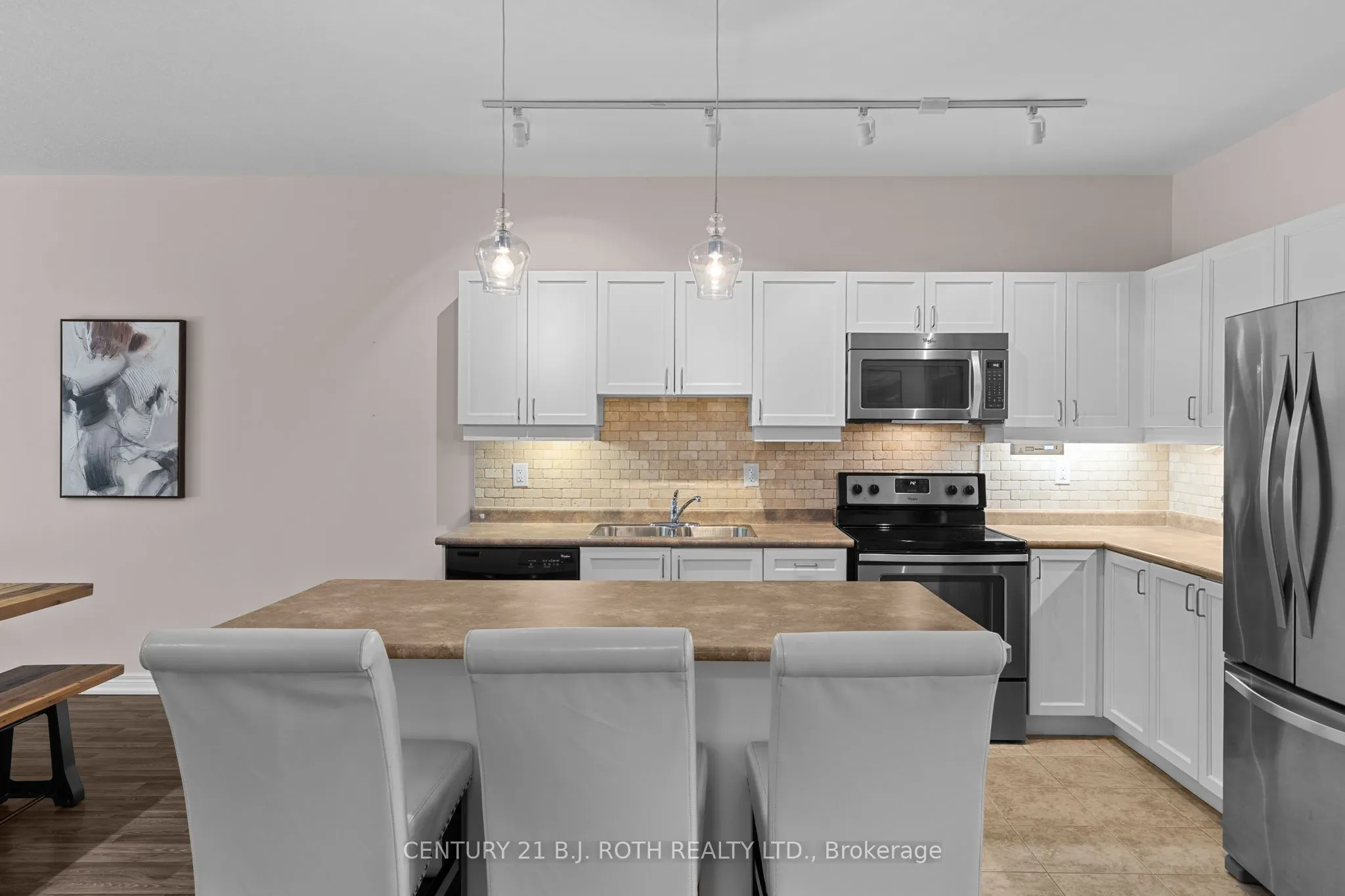 8 CANTERBURY Circle