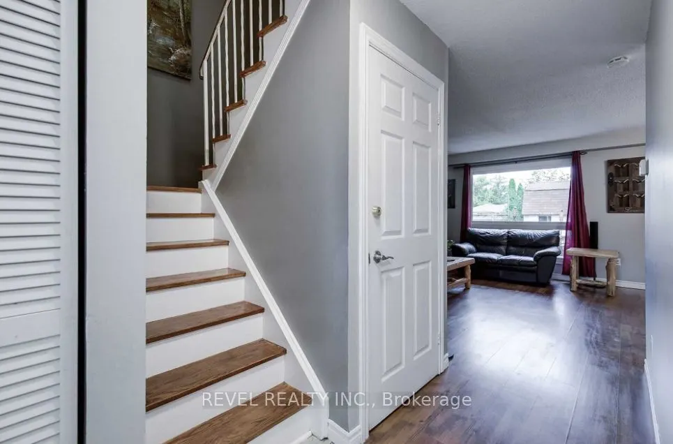24 Lampman Lane
