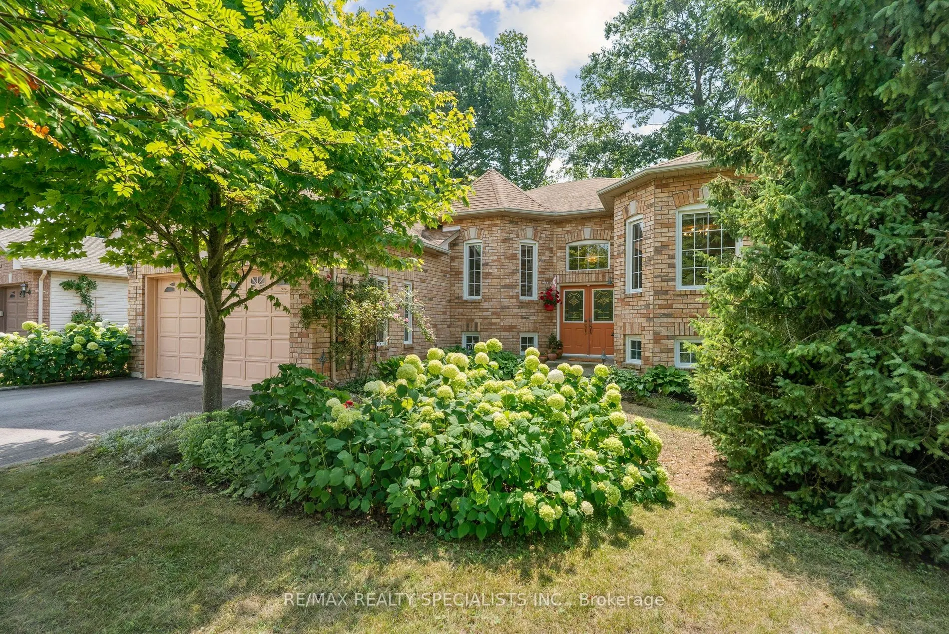 8 Brouwer Crescent