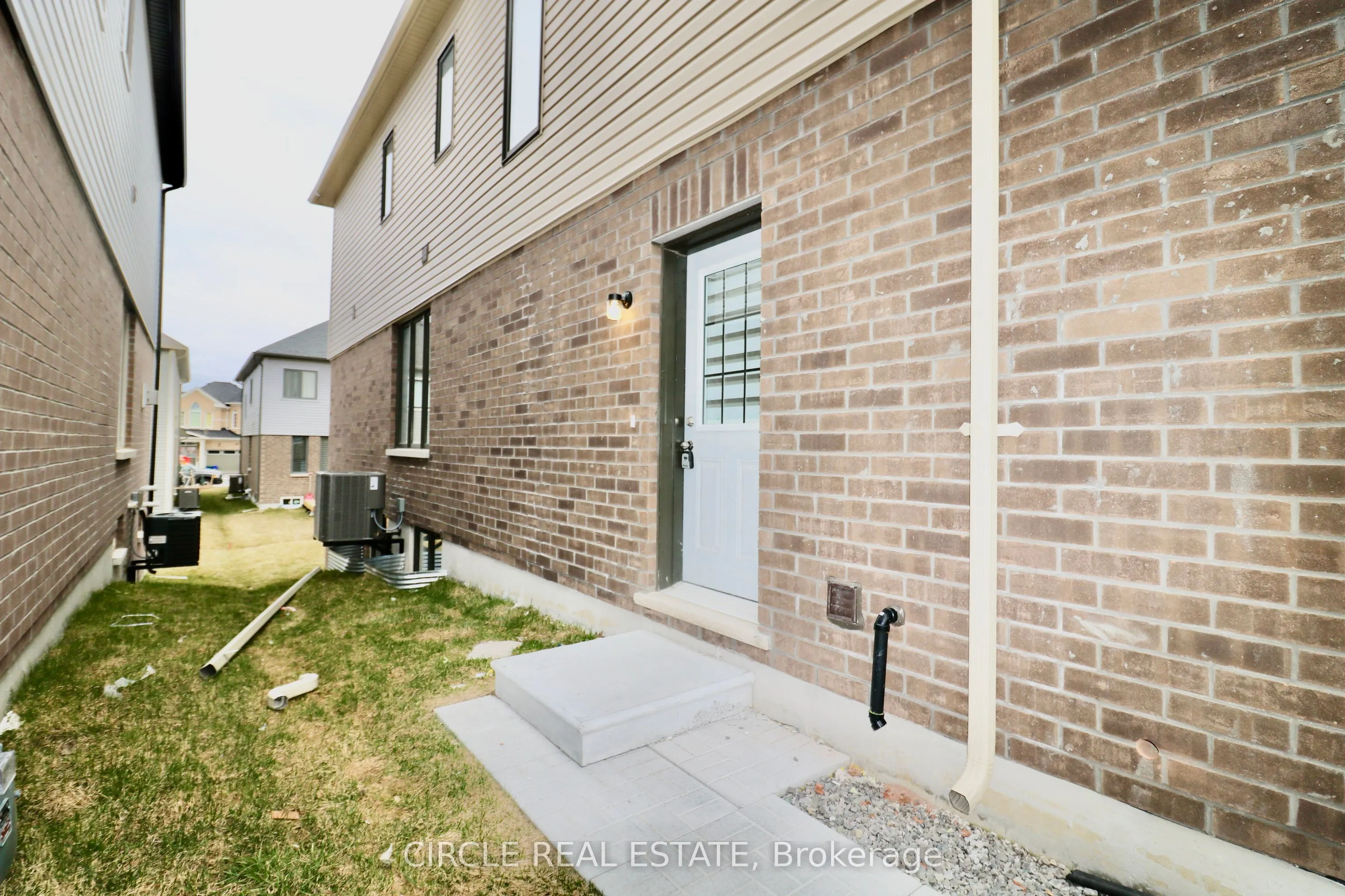 40 Valleybrook Road, #LOWER