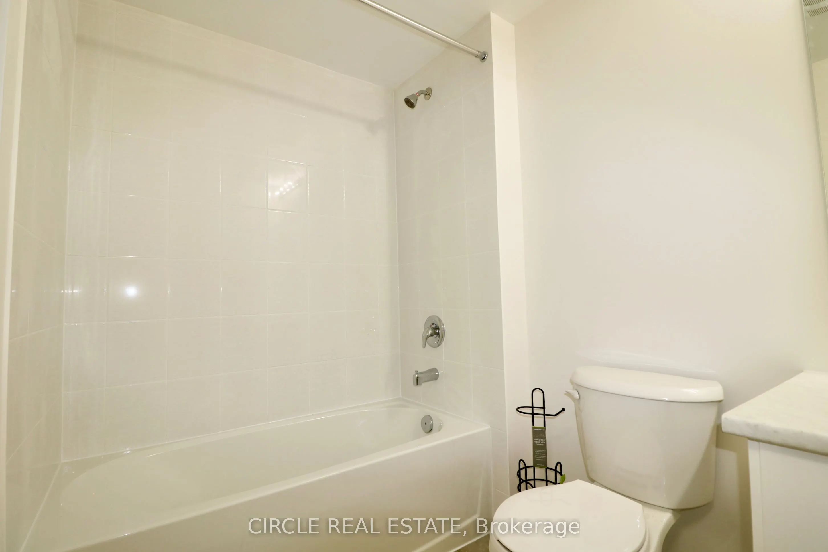 40 Valleybrook Road, #LOWER