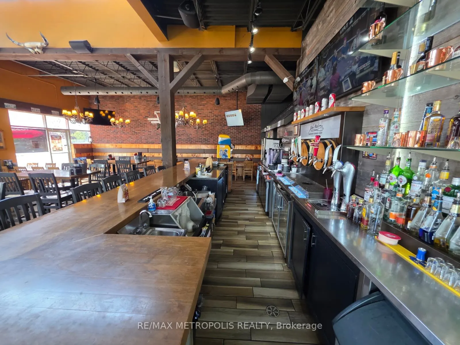 321 Main Street, #2