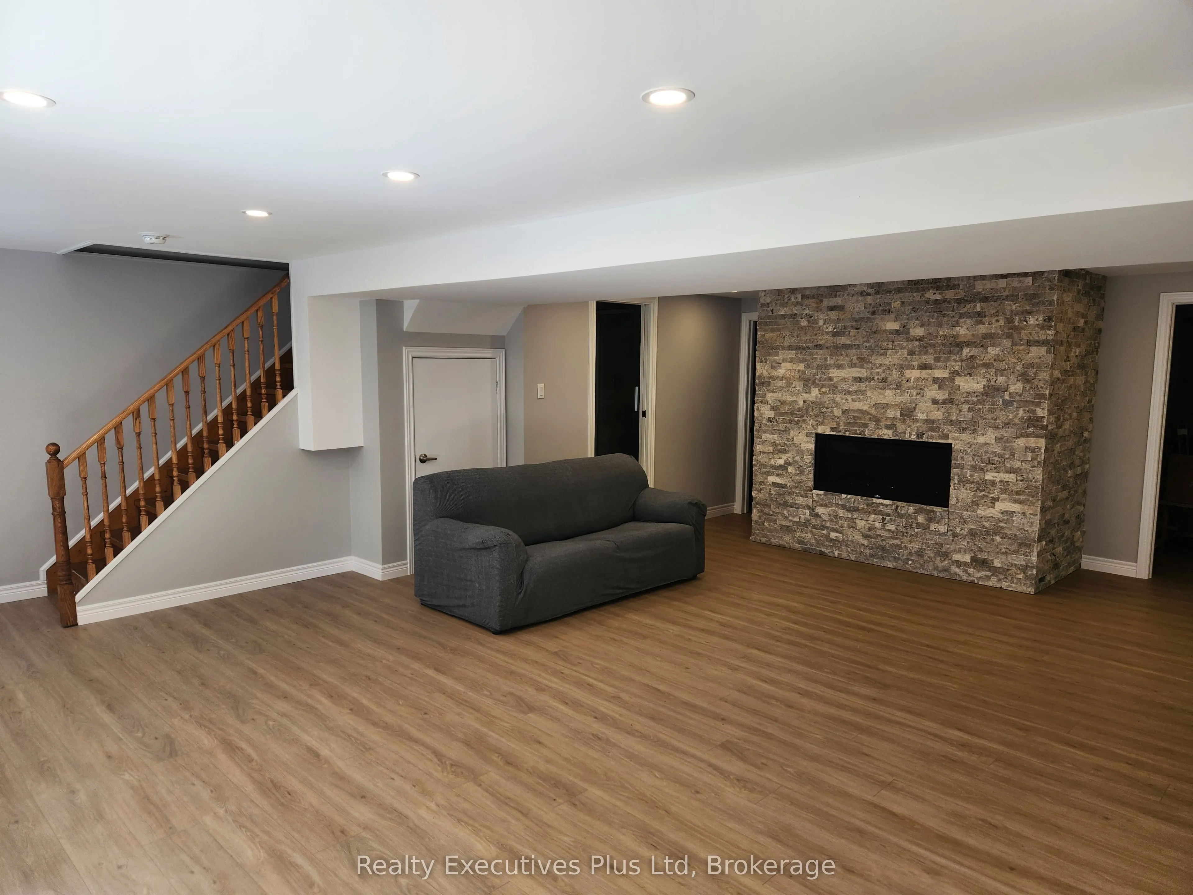 2 Zelia Court