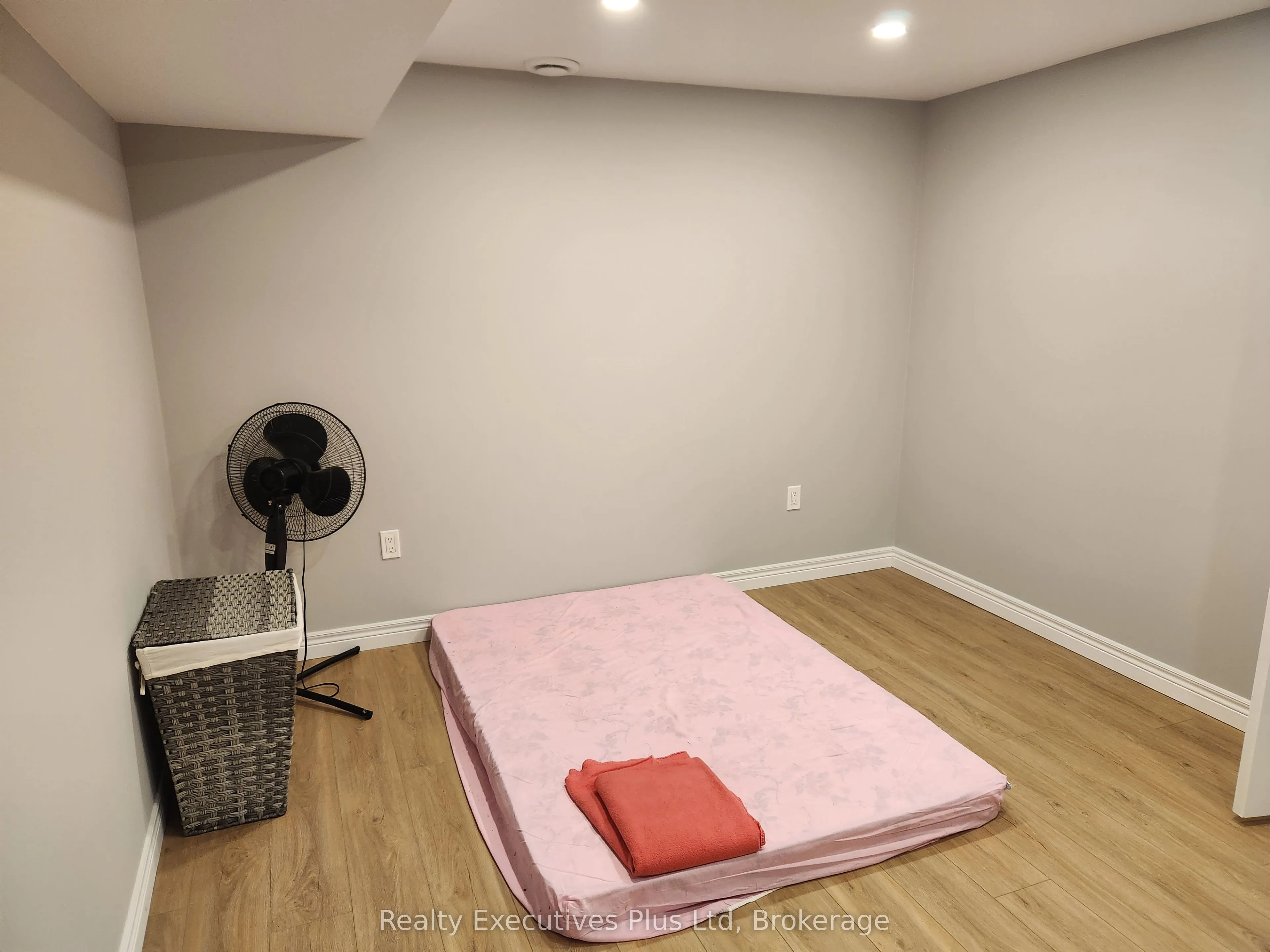 2 Zelia Court