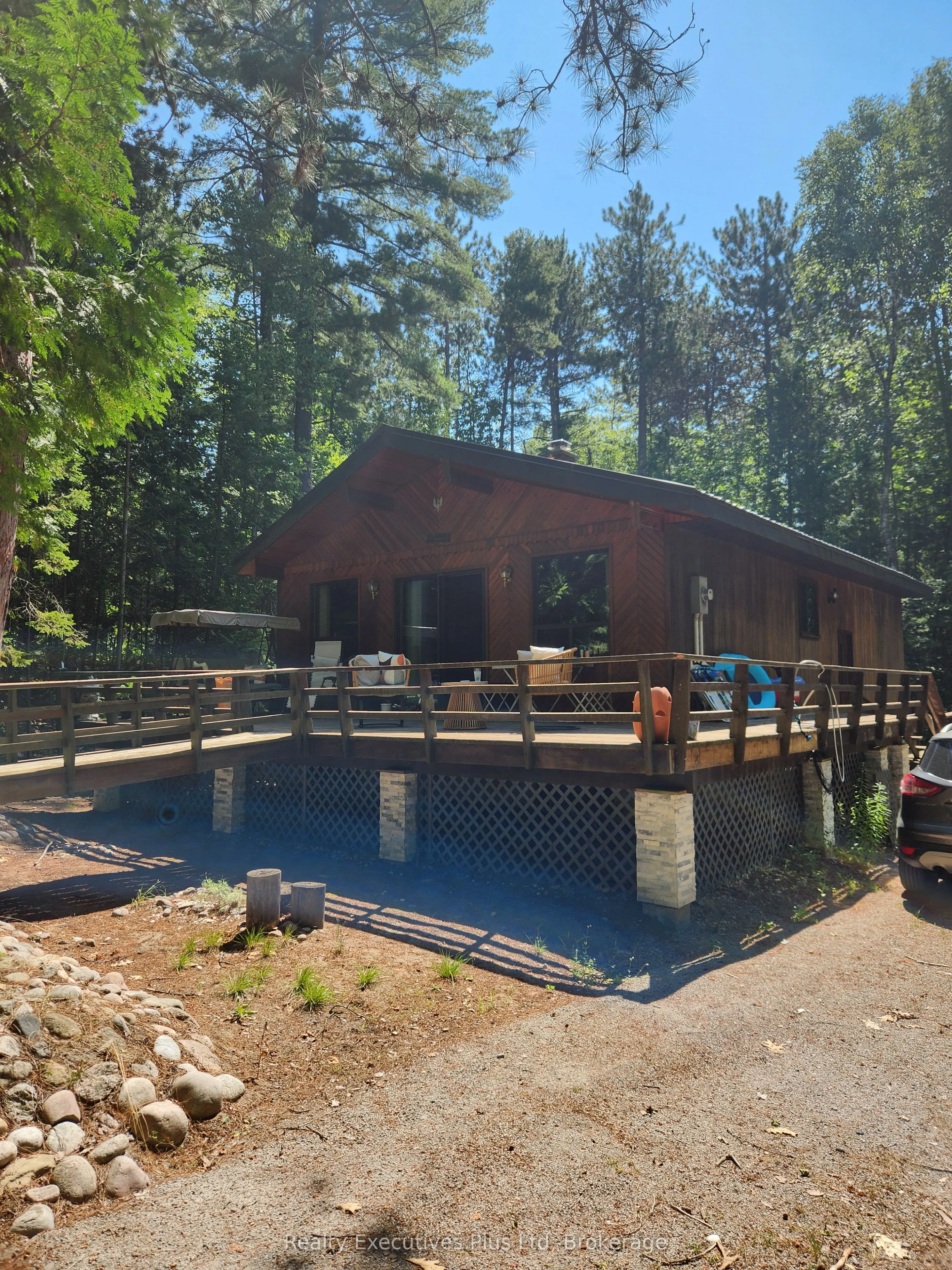 2 Zelia Court