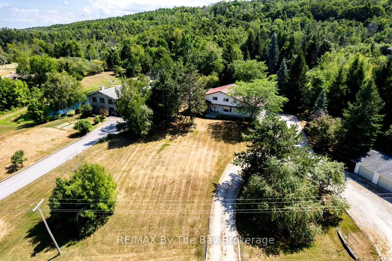 8223 30/31 Side Road