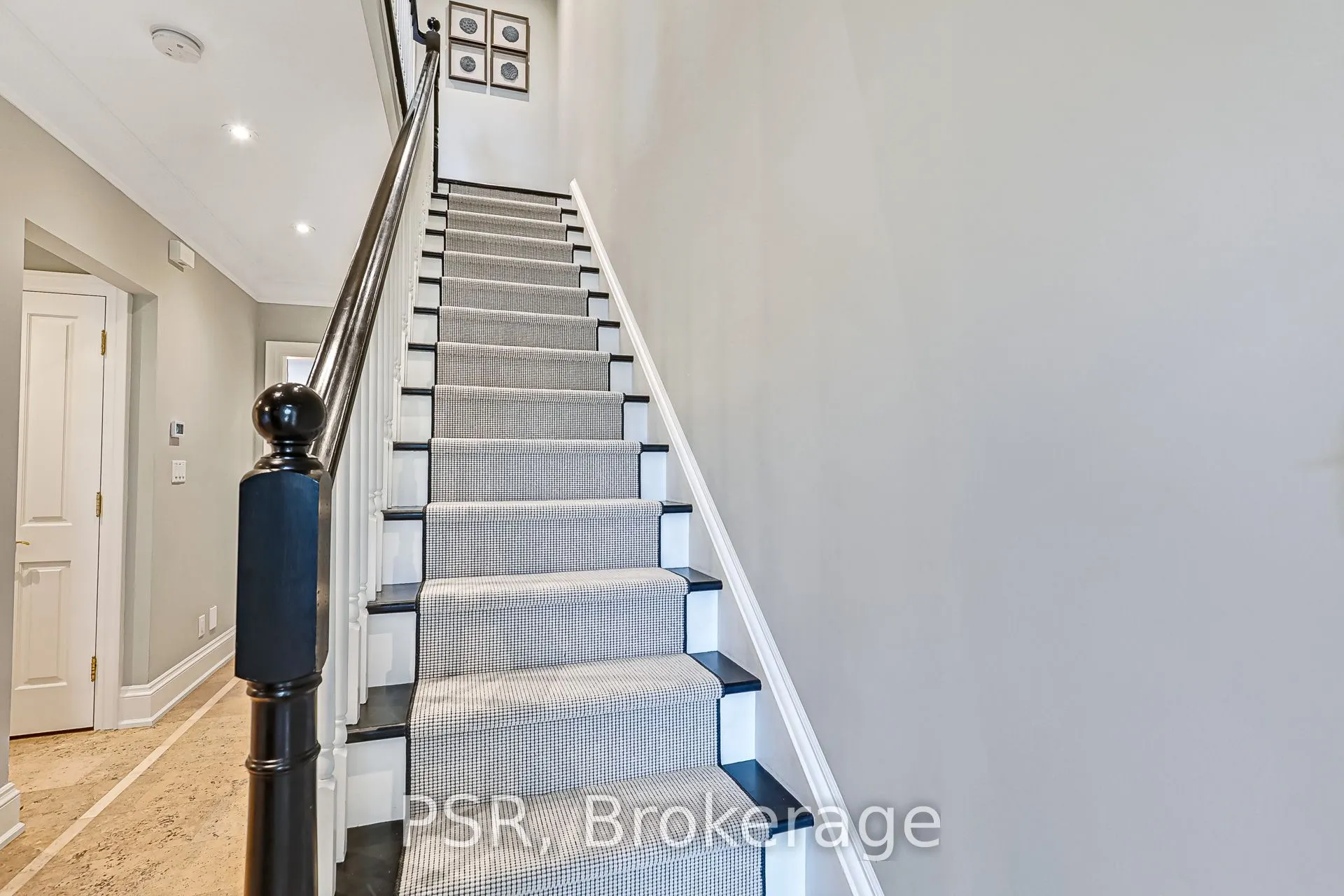 40 Trott Boulevard, #404