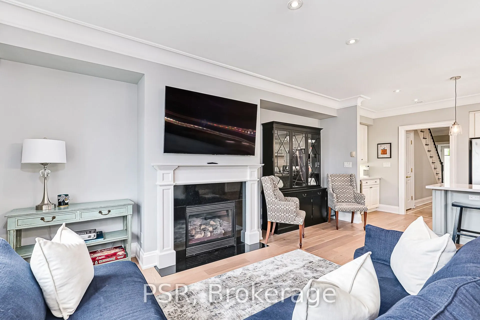 40 Trott Boulevard, #404