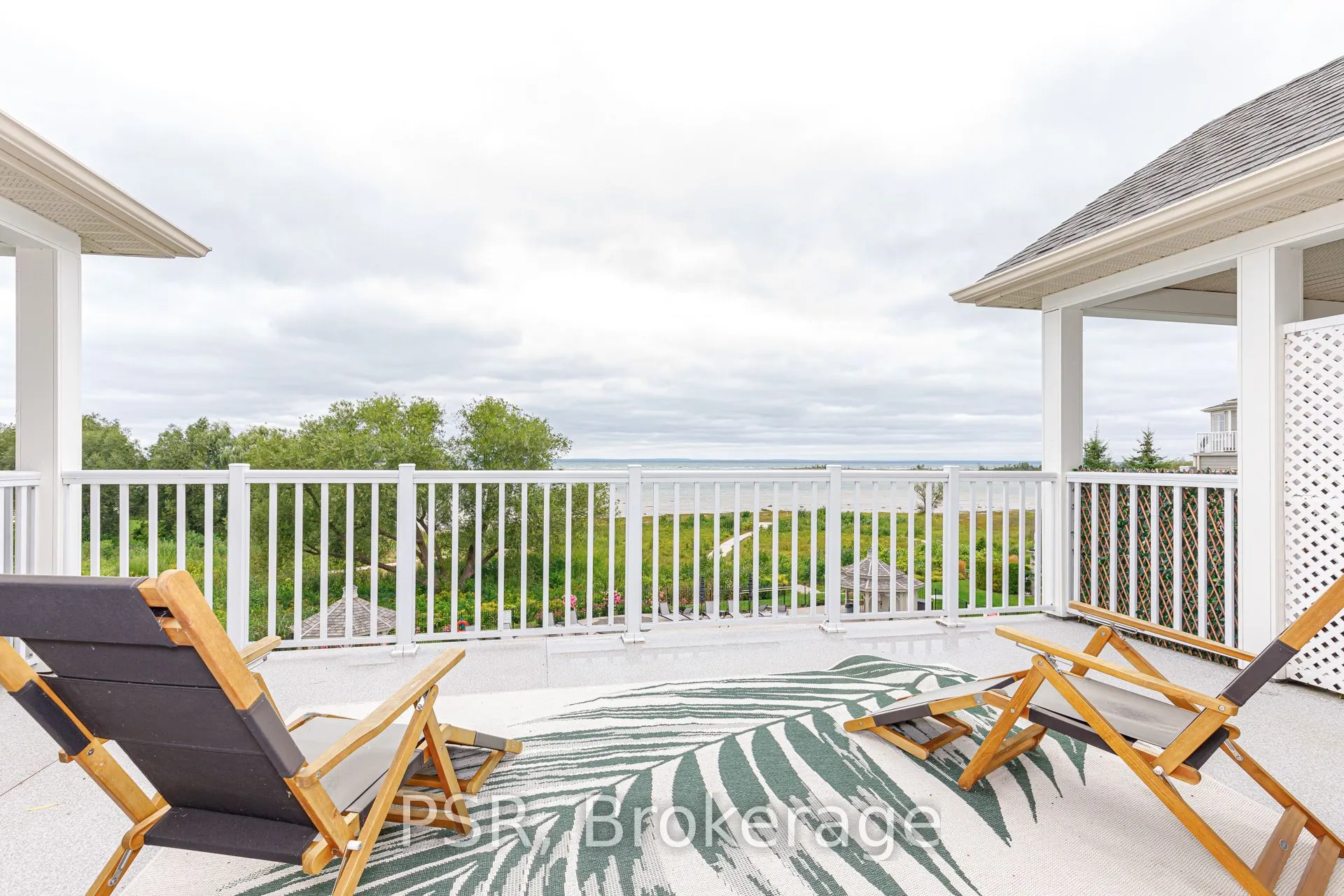 40 Trott Boulevard, #404