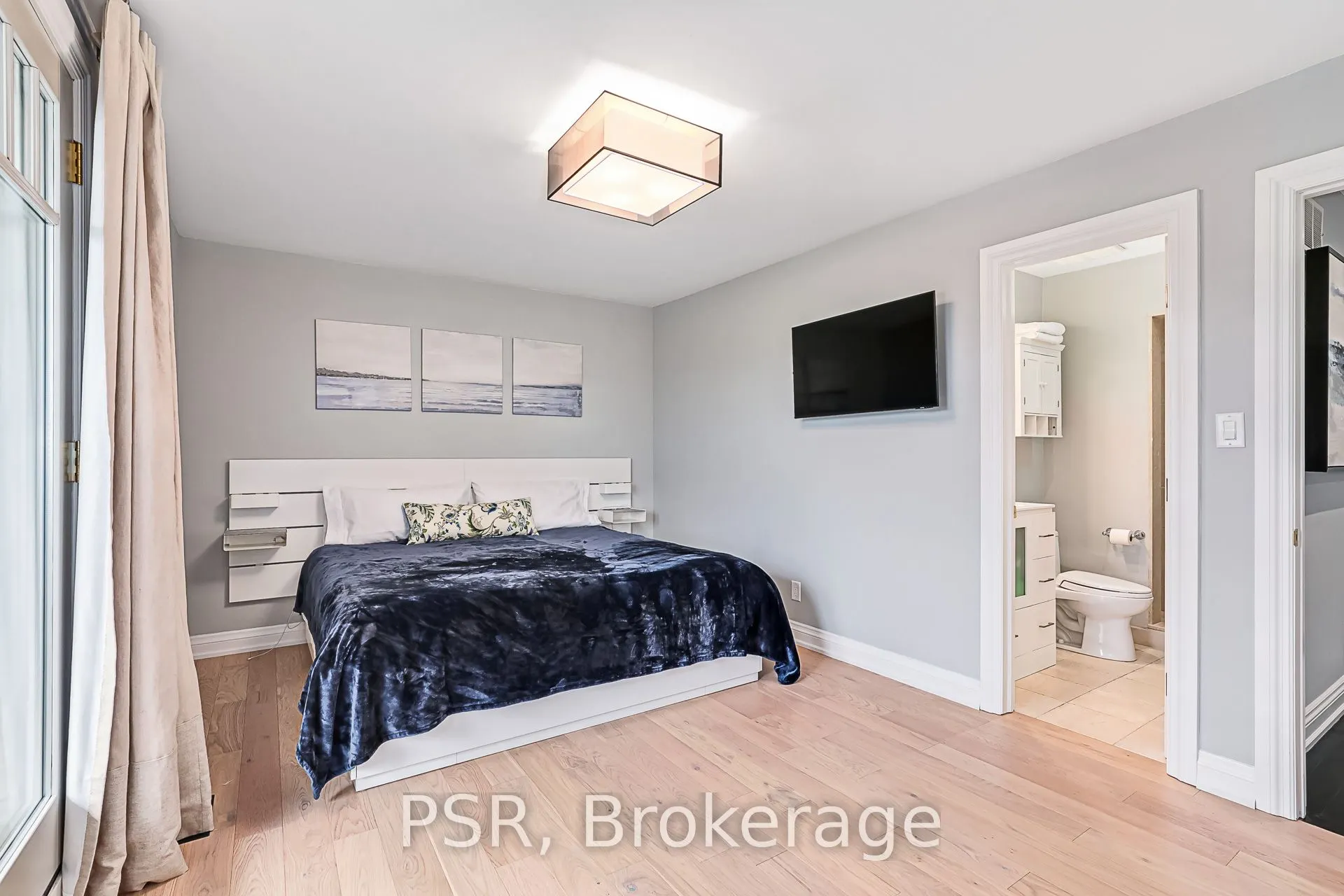 40 Trott Boulevard, #404