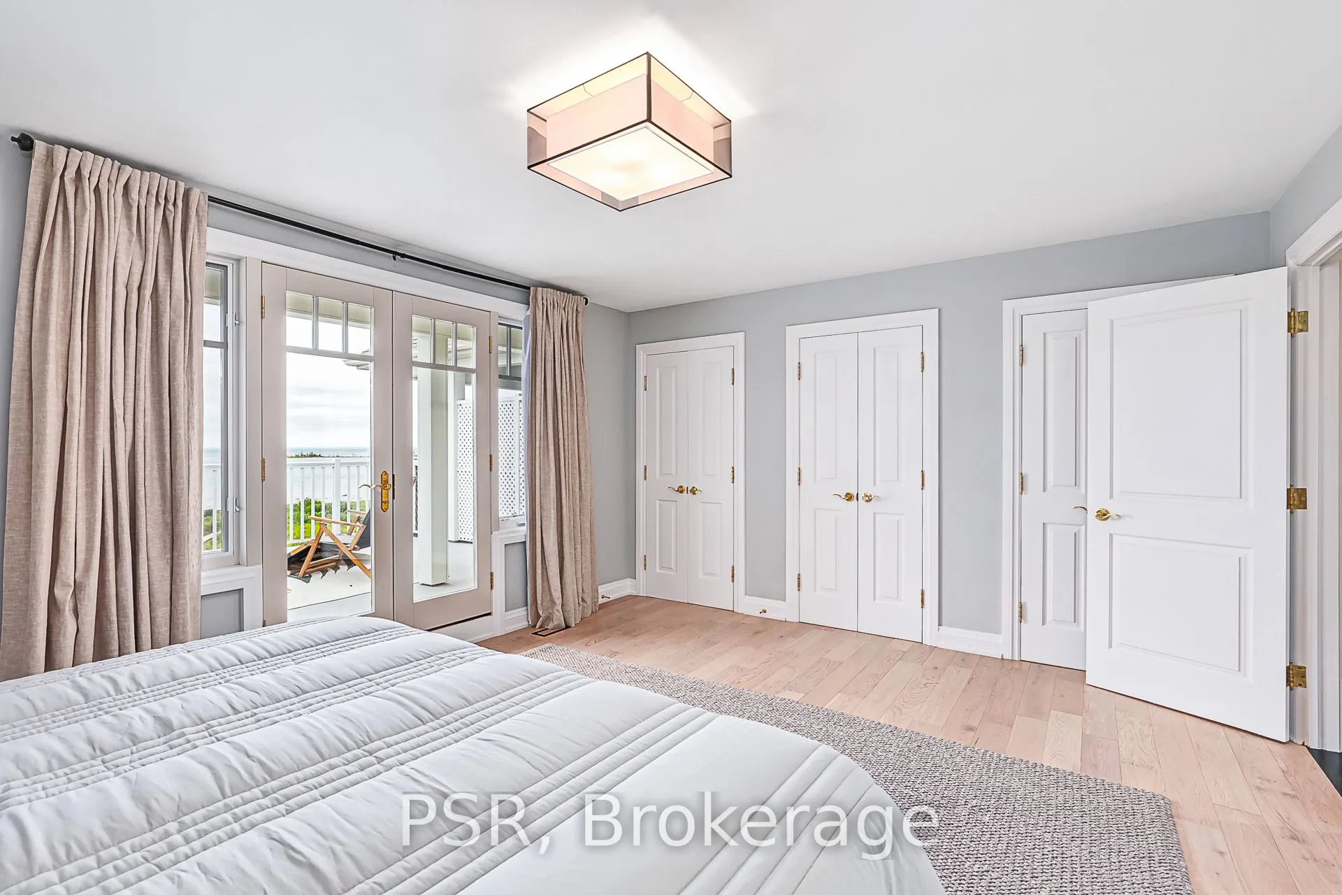 40 Trott Boulevard, #404