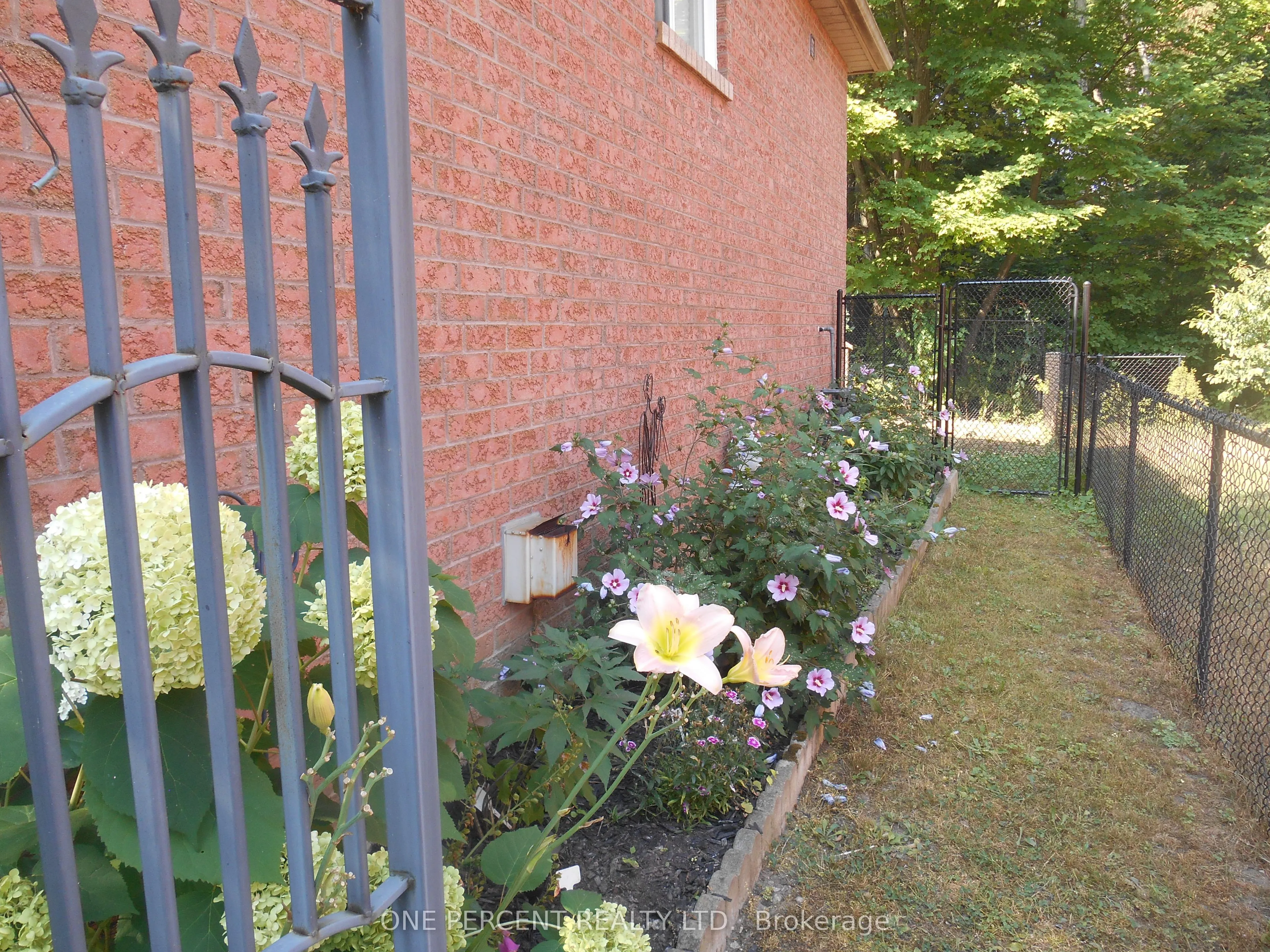 22 BRILLINGER Drive