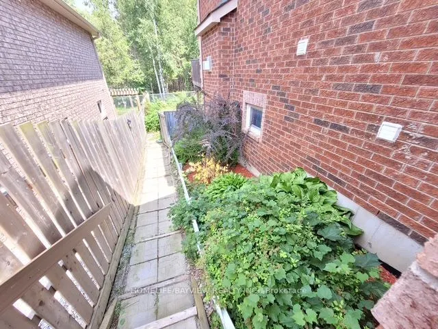 44 THICKETWOOD Avenue