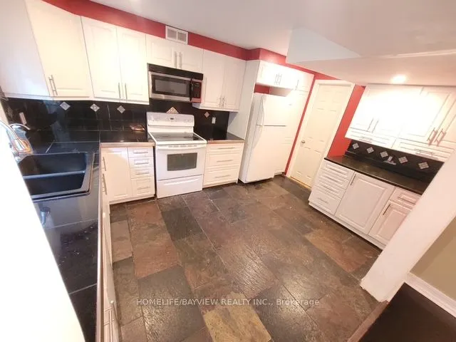 44 THICKETWOOD Avenue