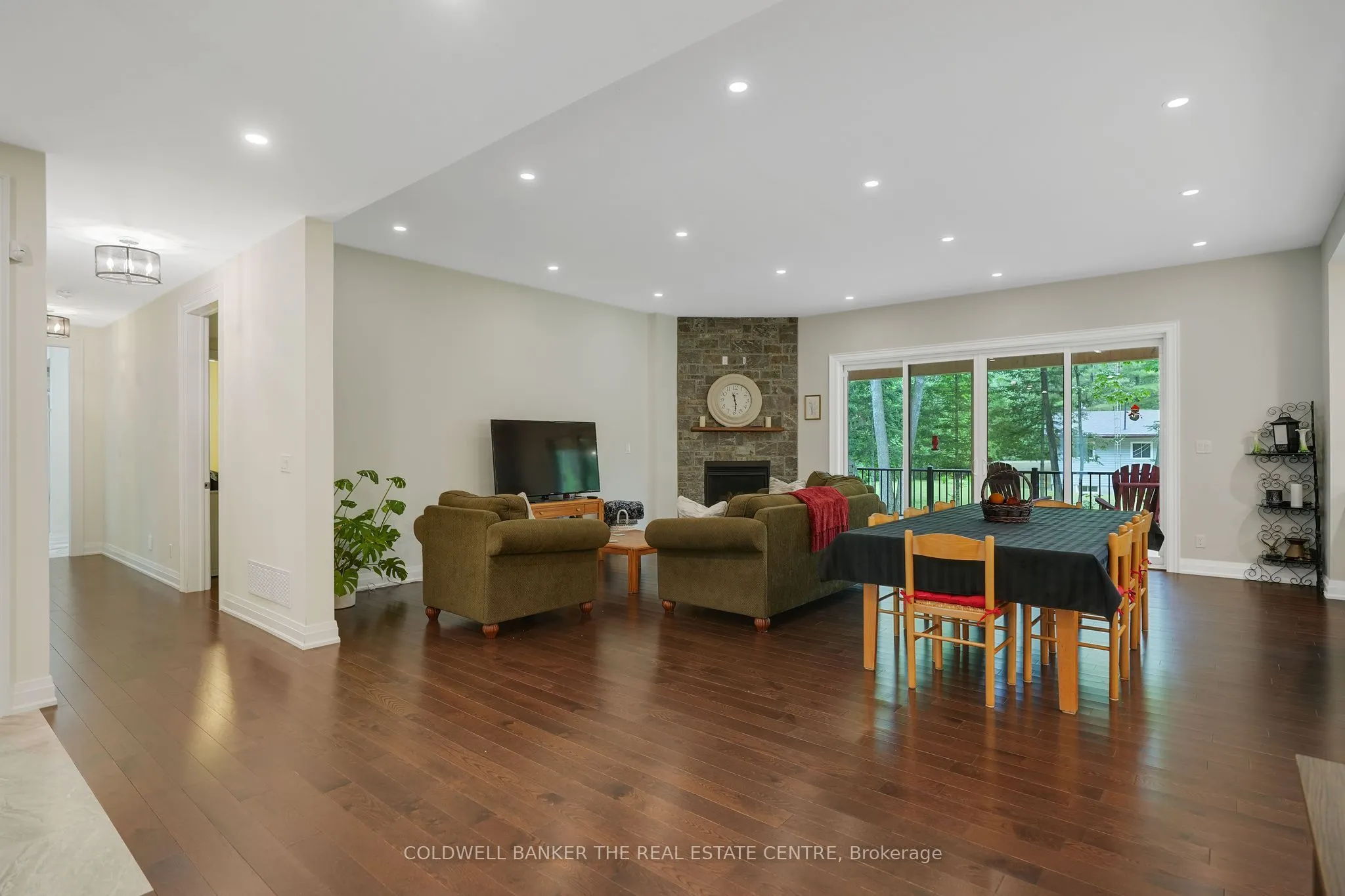 34 Oakwood Avenue