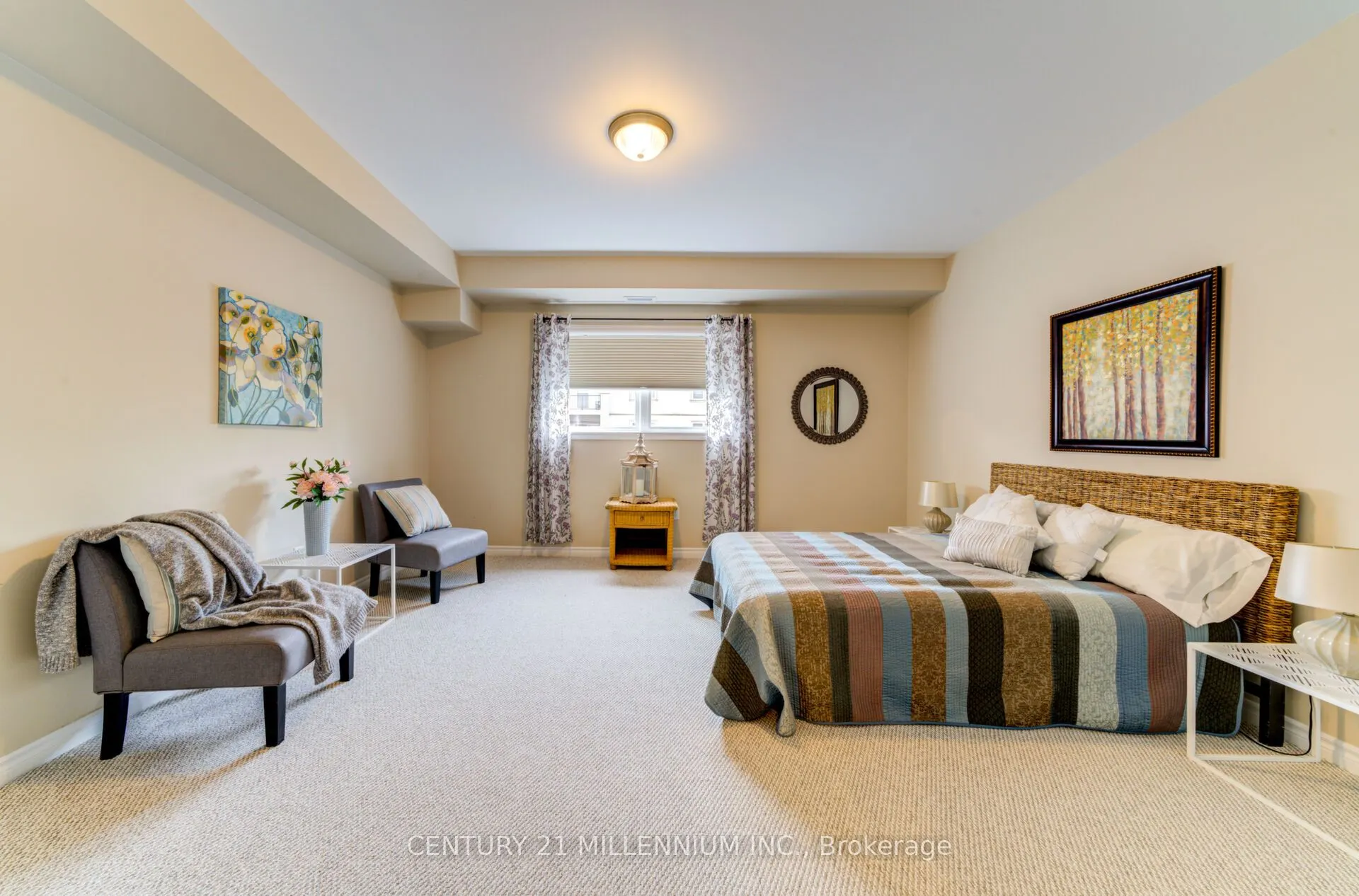 19A Yonge Street N, #208