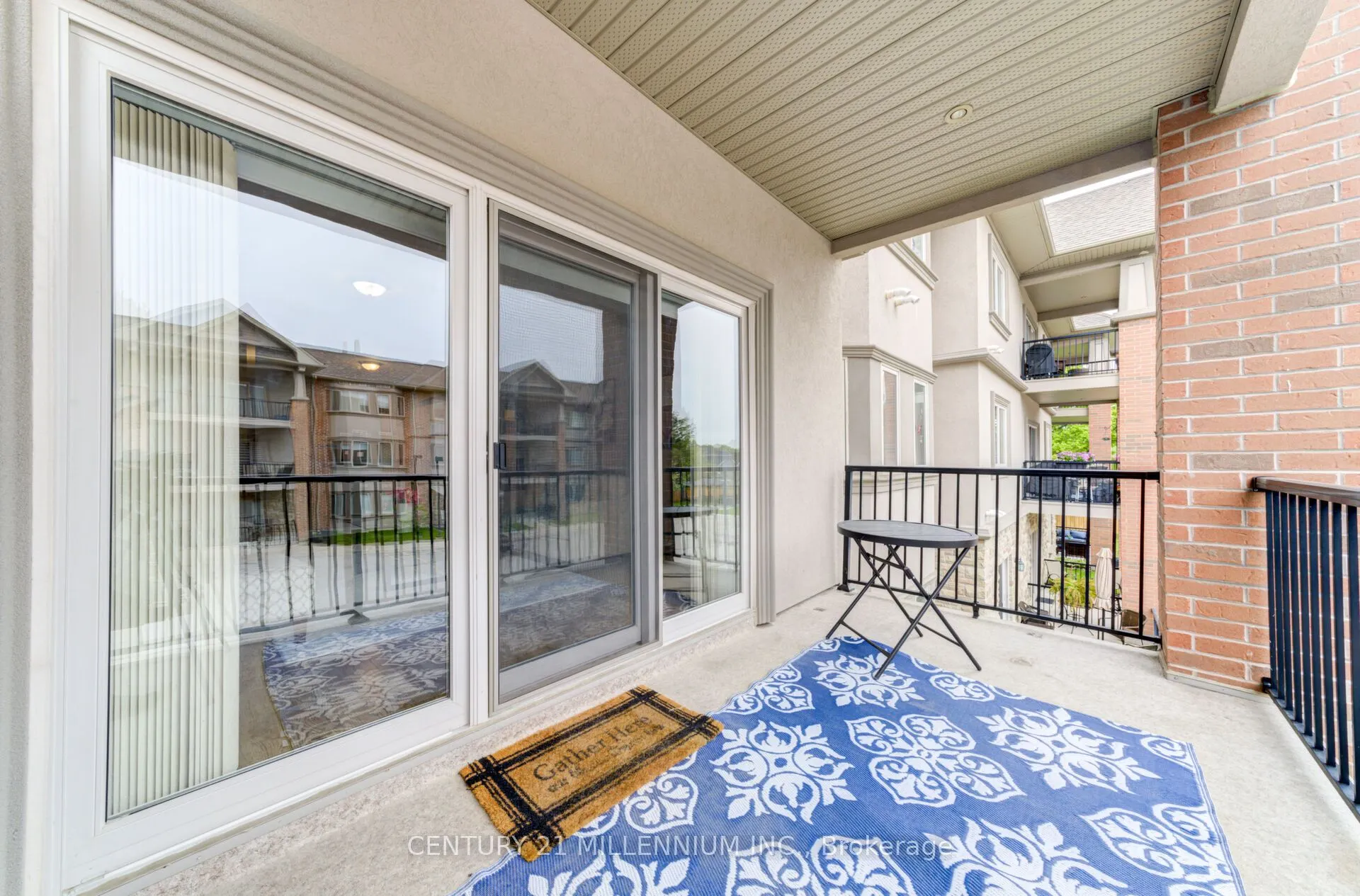 19A Yonge Street N, #208