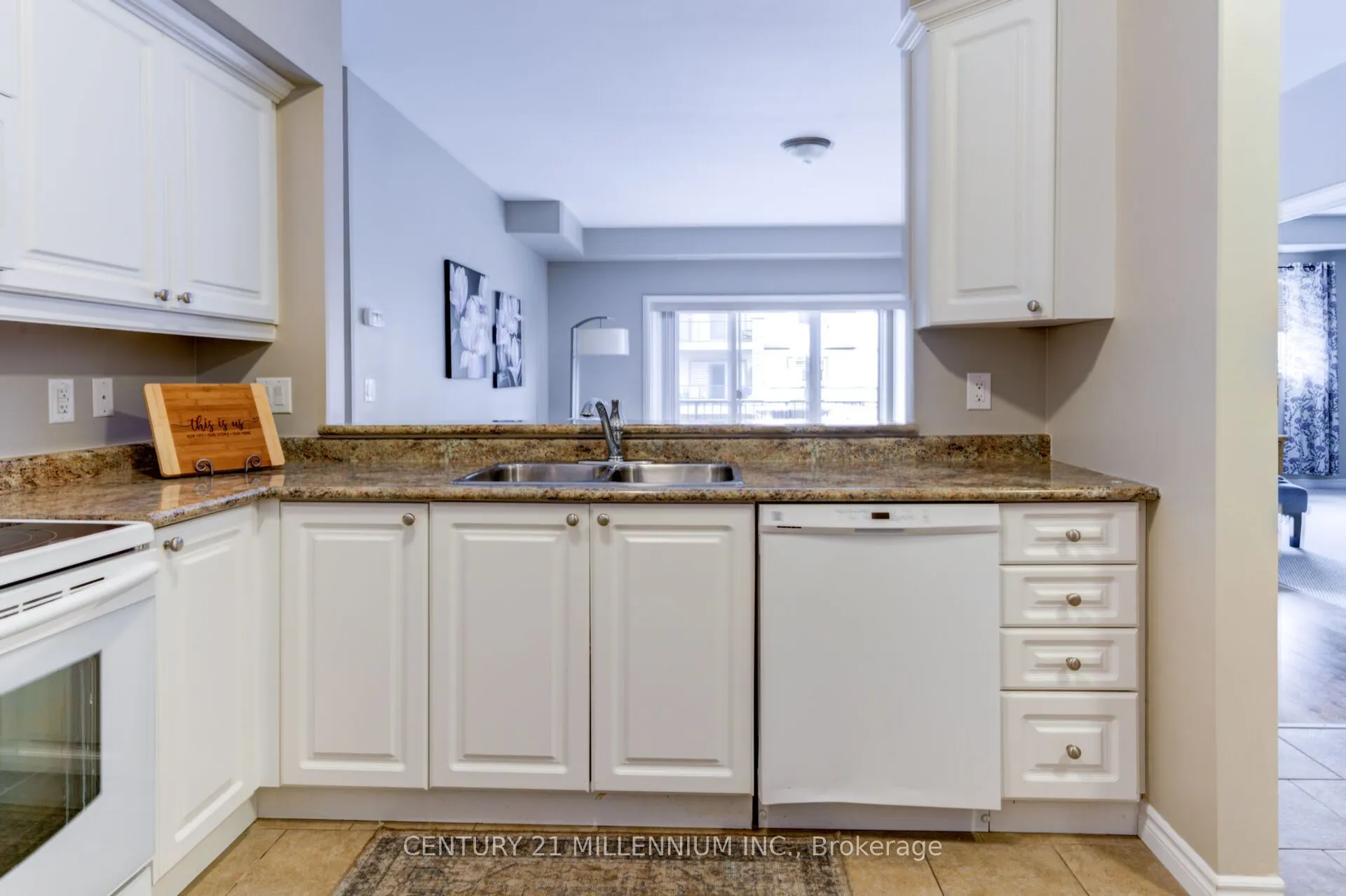 19A Yonge Street N, #208