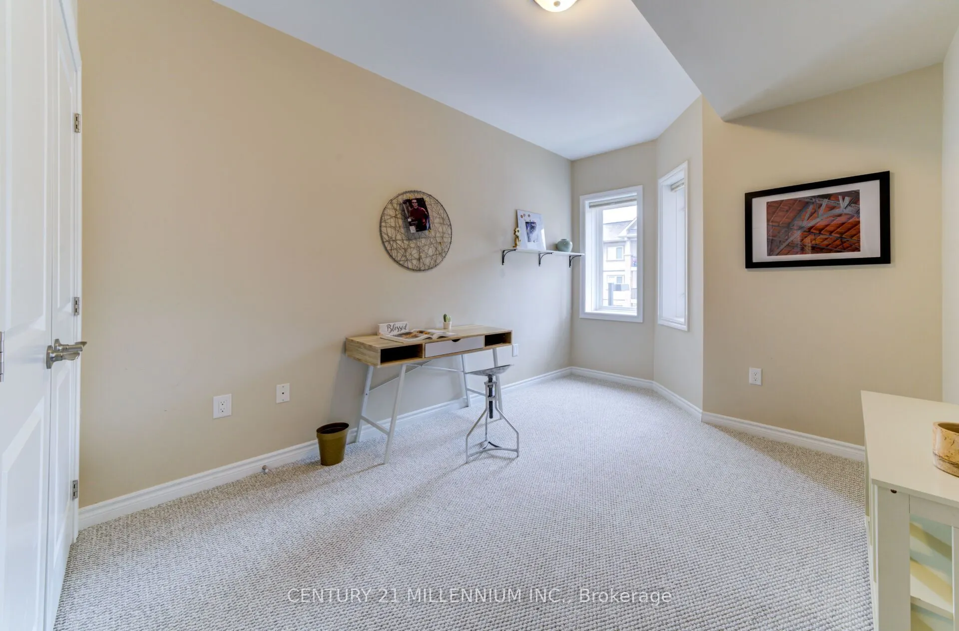 19A Yonge Street N, #208